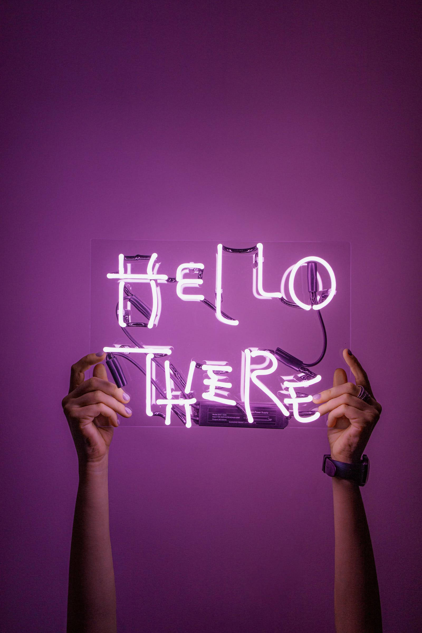 Hujambo Neon iPhone Picha ya Ukuta
