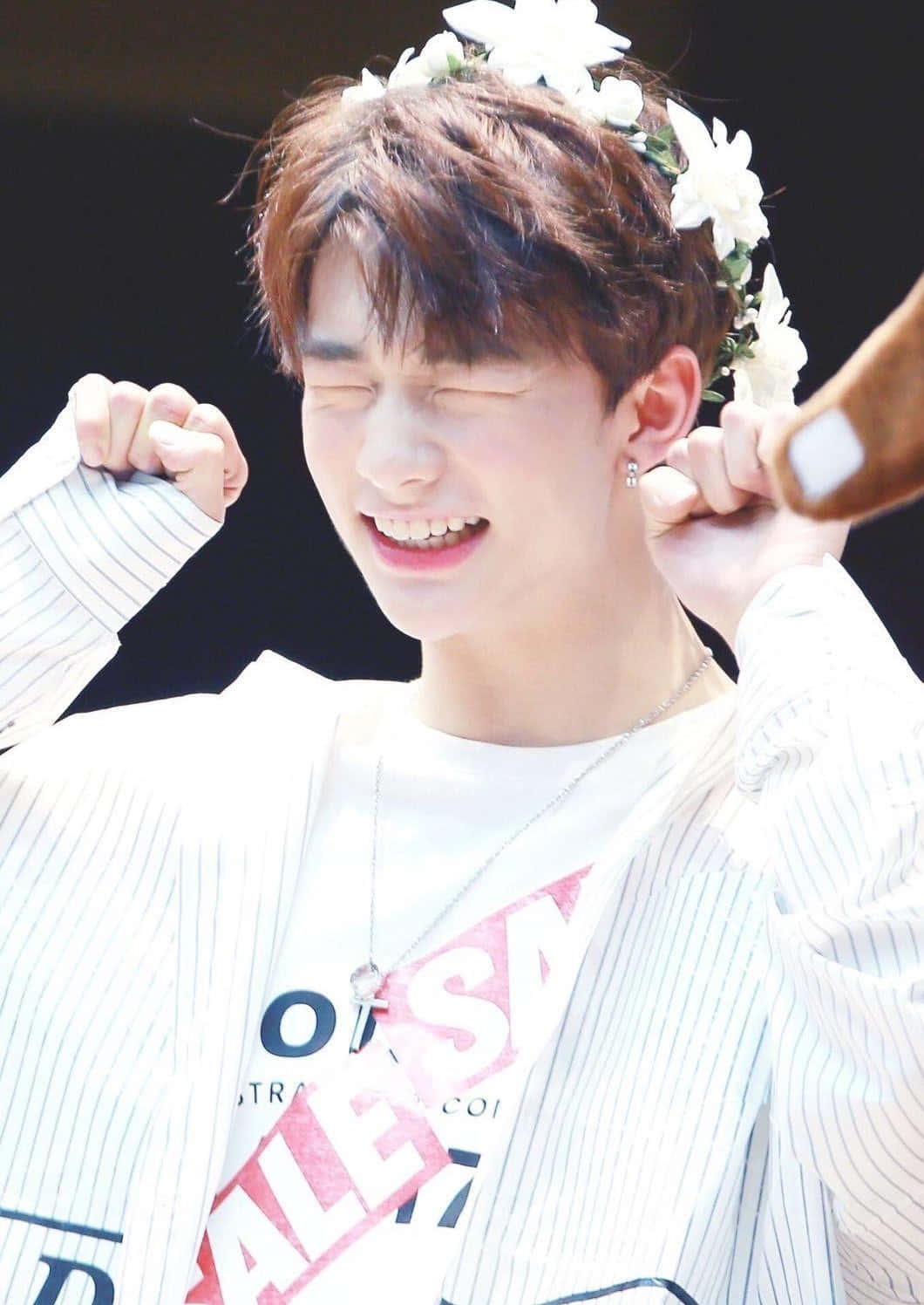 Hyunjin wa Kikorea Taji la Maua Picha ya Ukuta