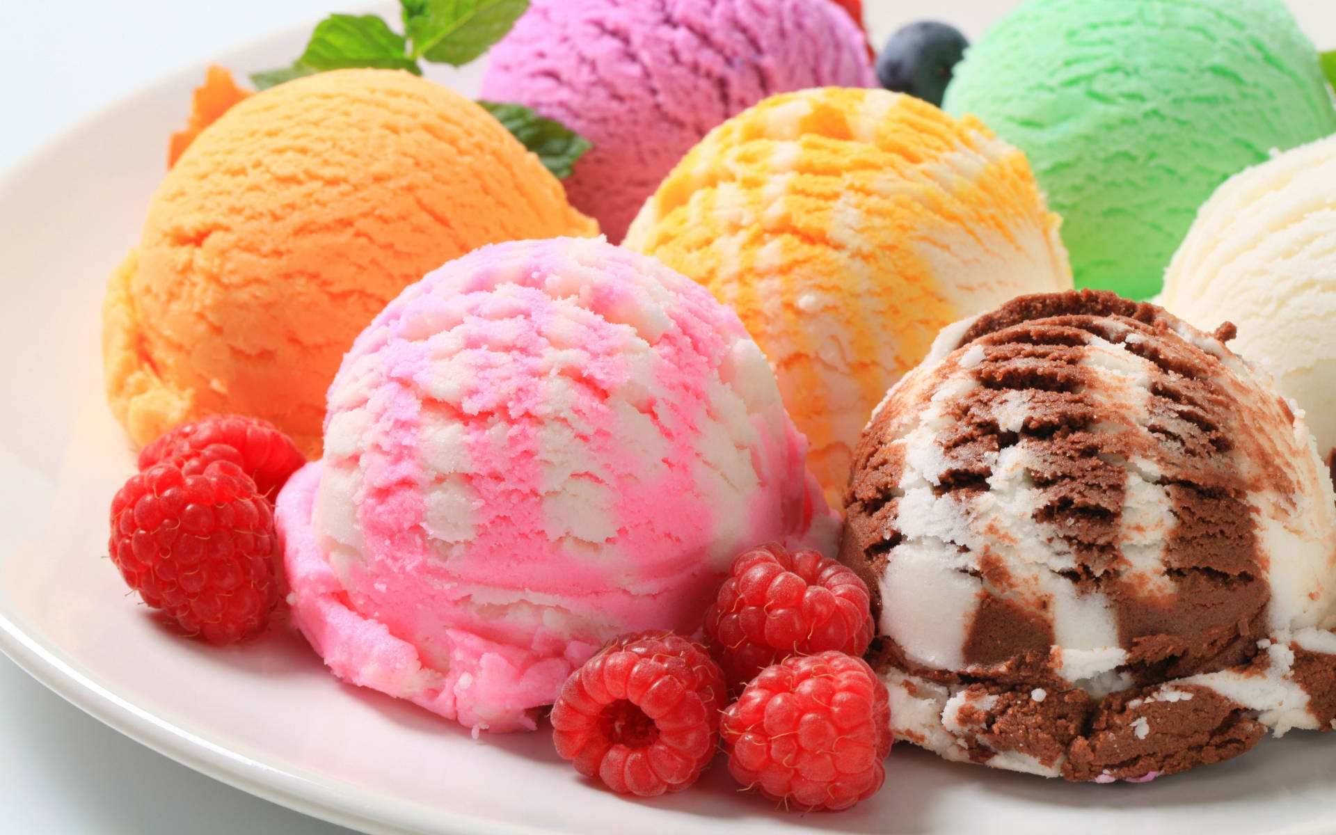 Ice Cream Mbalimbali na Beri Picha ya Ukuta