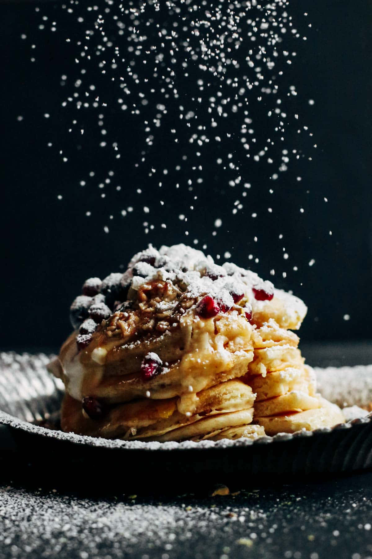 Indulge in Delicious Dessert with an iPhone Picha ya Ukuta