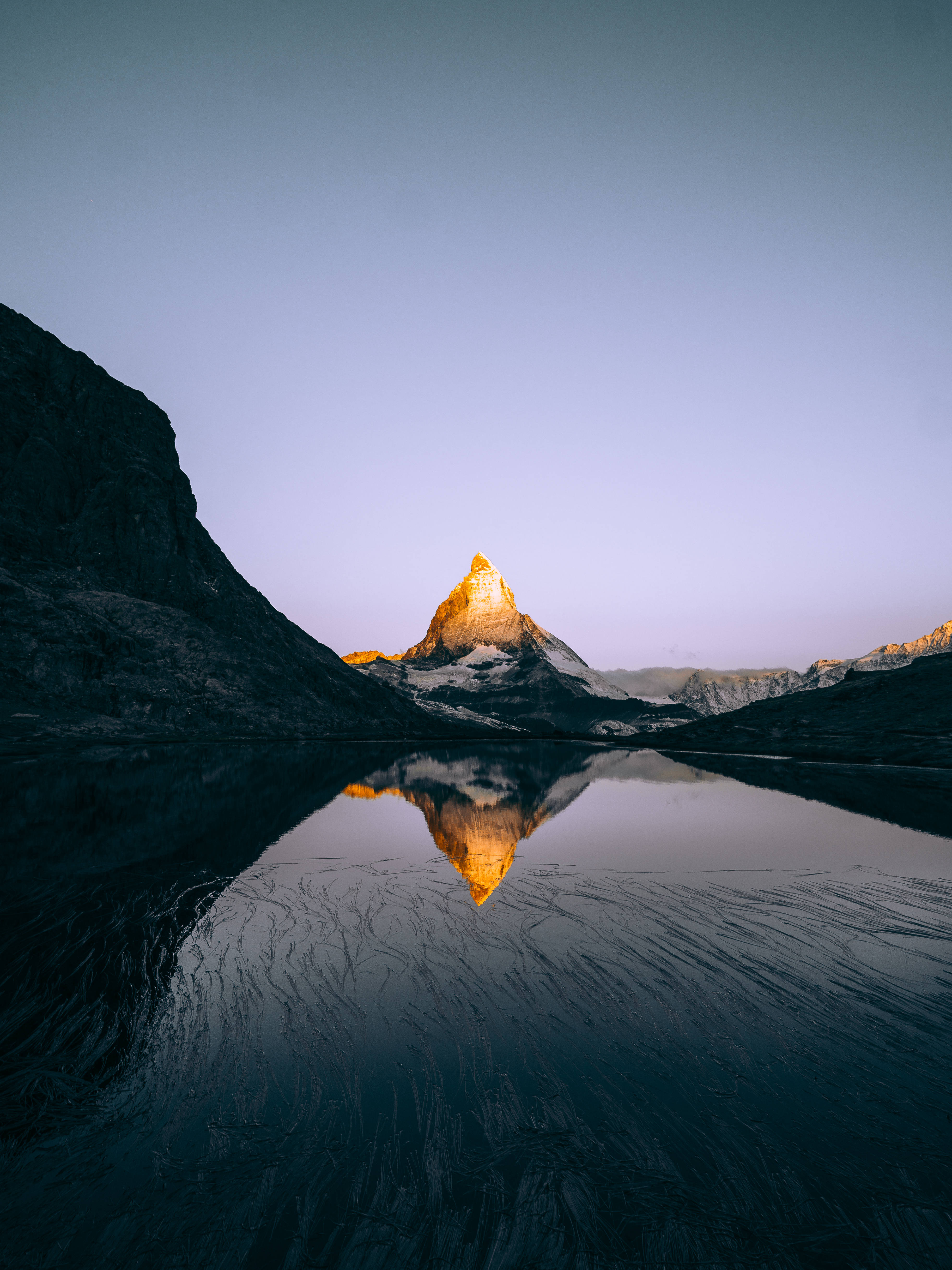 iPad Pro Mountain With Sunlight And Lake Picha ya Ukuta