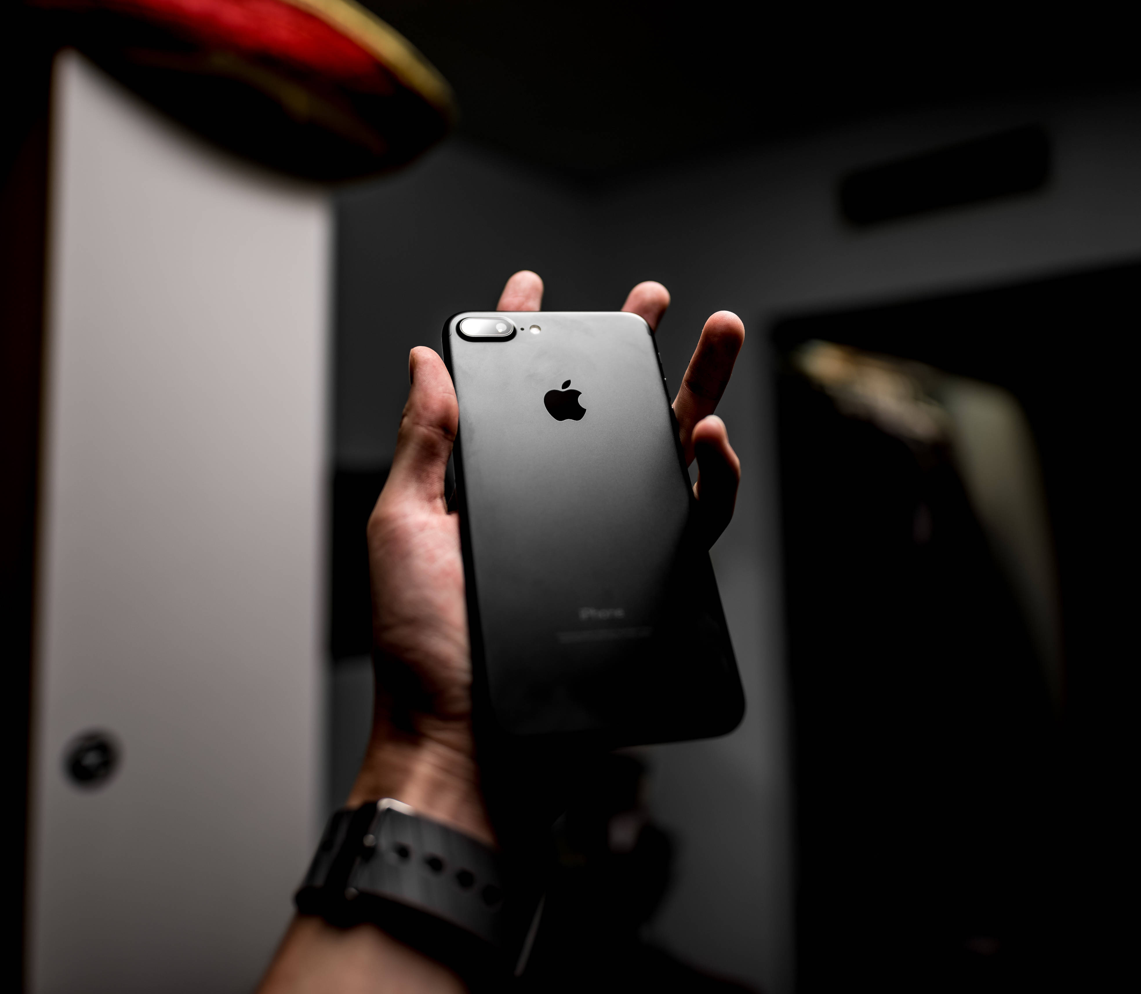 iPhone 8 ya Kifahari na Msingi wa Kuvutia Picha ya Ukuta