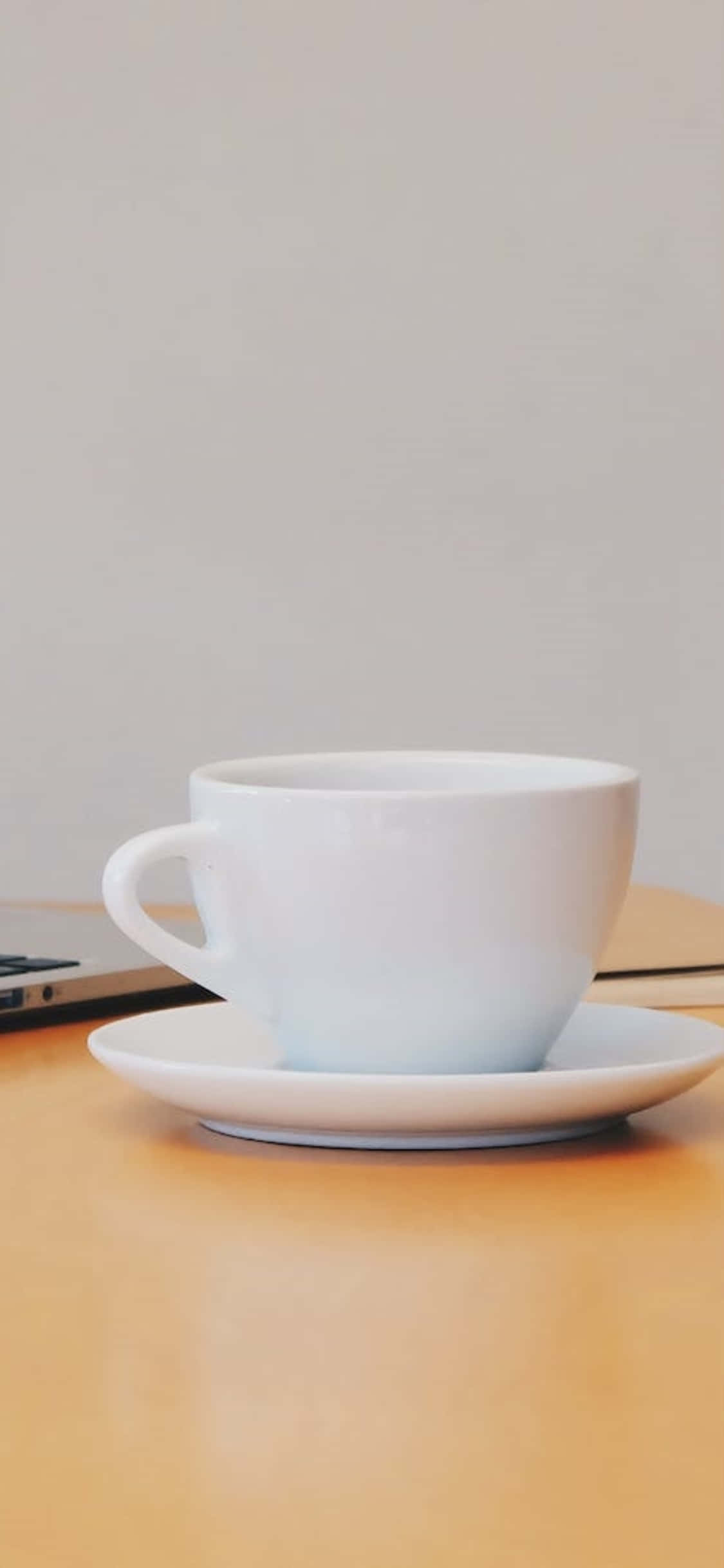 iPhone X Desk Background White Coffee Cup Picha ya Ukuta
