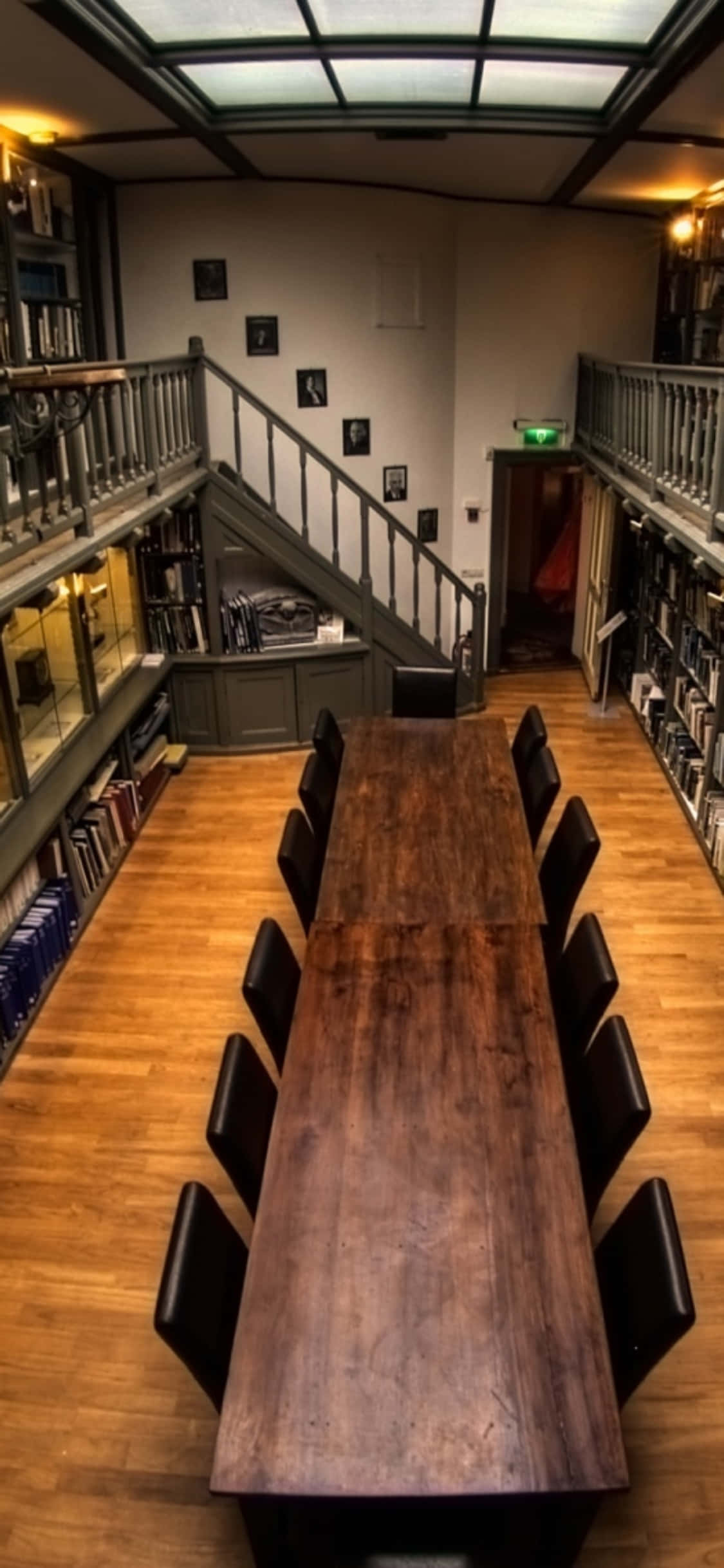 iPhone X Desk Background Huge Wooden Table Picha ya Ukuta