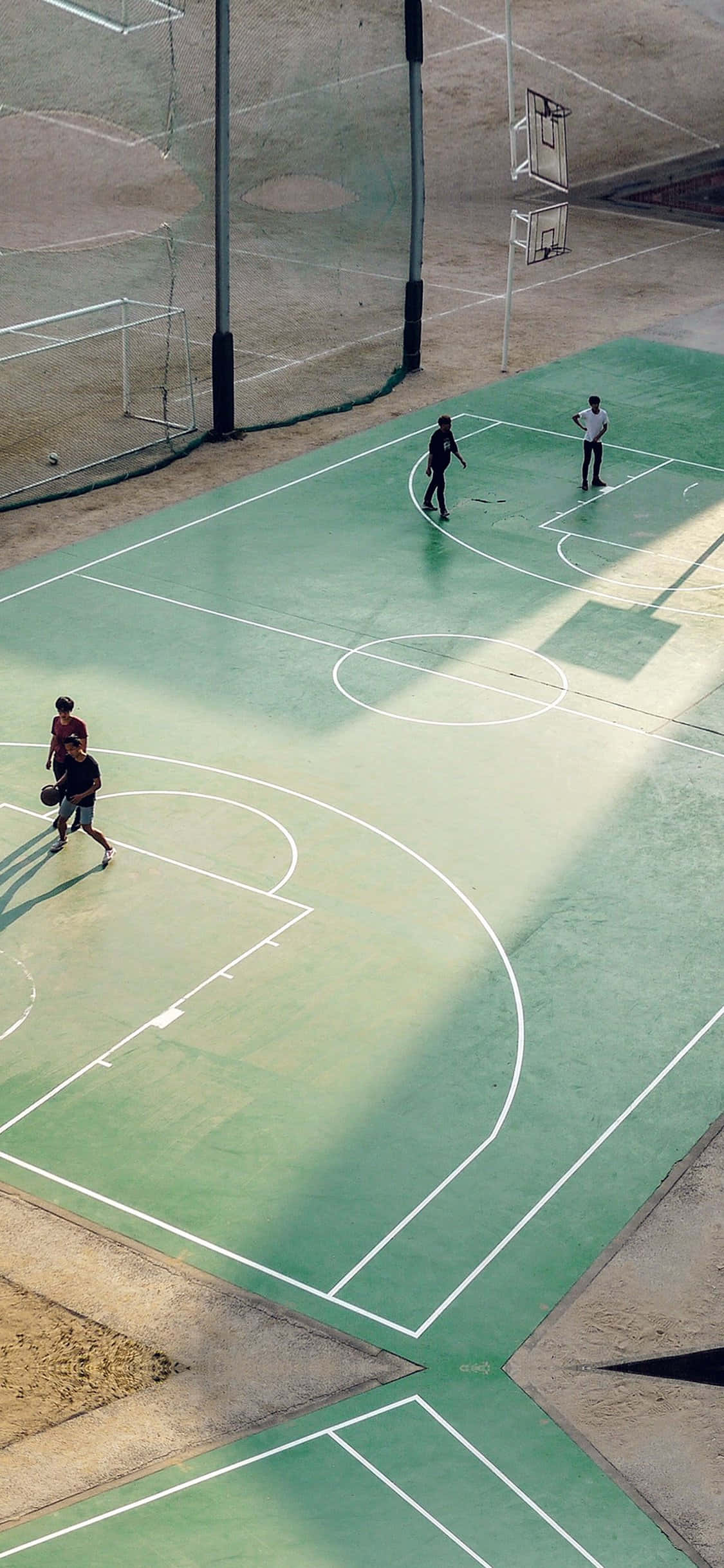 iPhone Xs Basketball Green Court Background Picha ya Ukuta