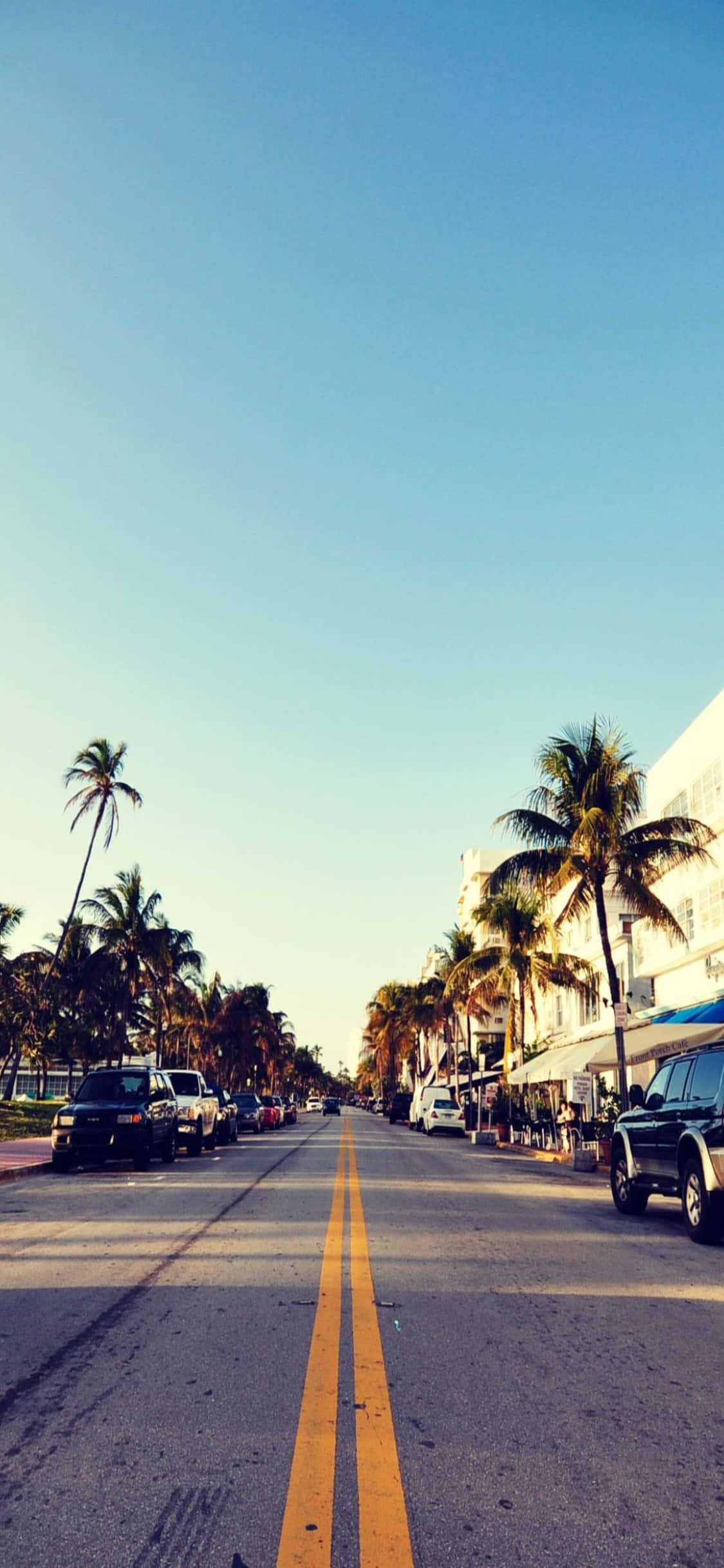 iPhone XS Miami Beach Background Picha ya Ukuta
