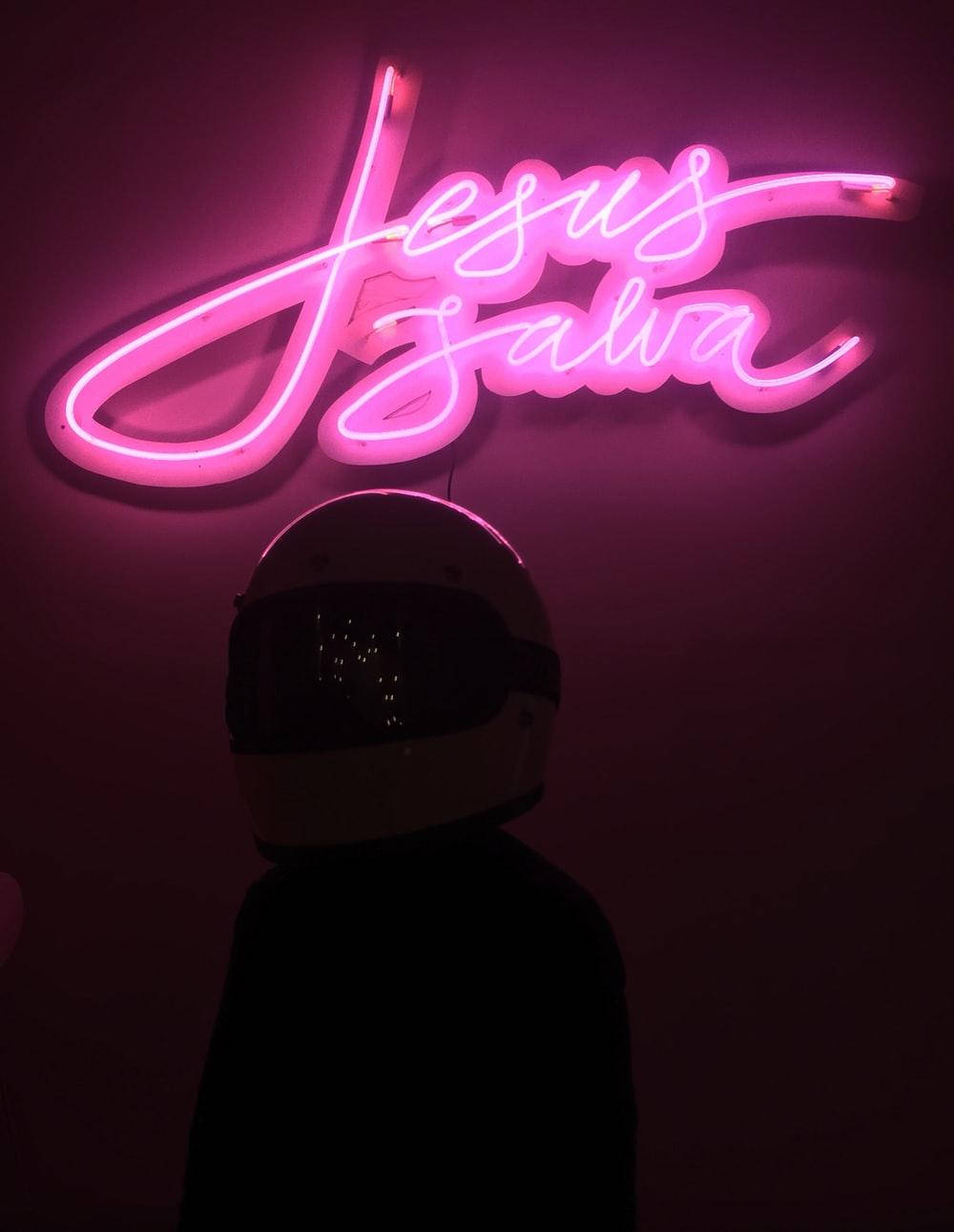 Ishara ya Neon Pink Jesus Salva Picha ya Ukuta