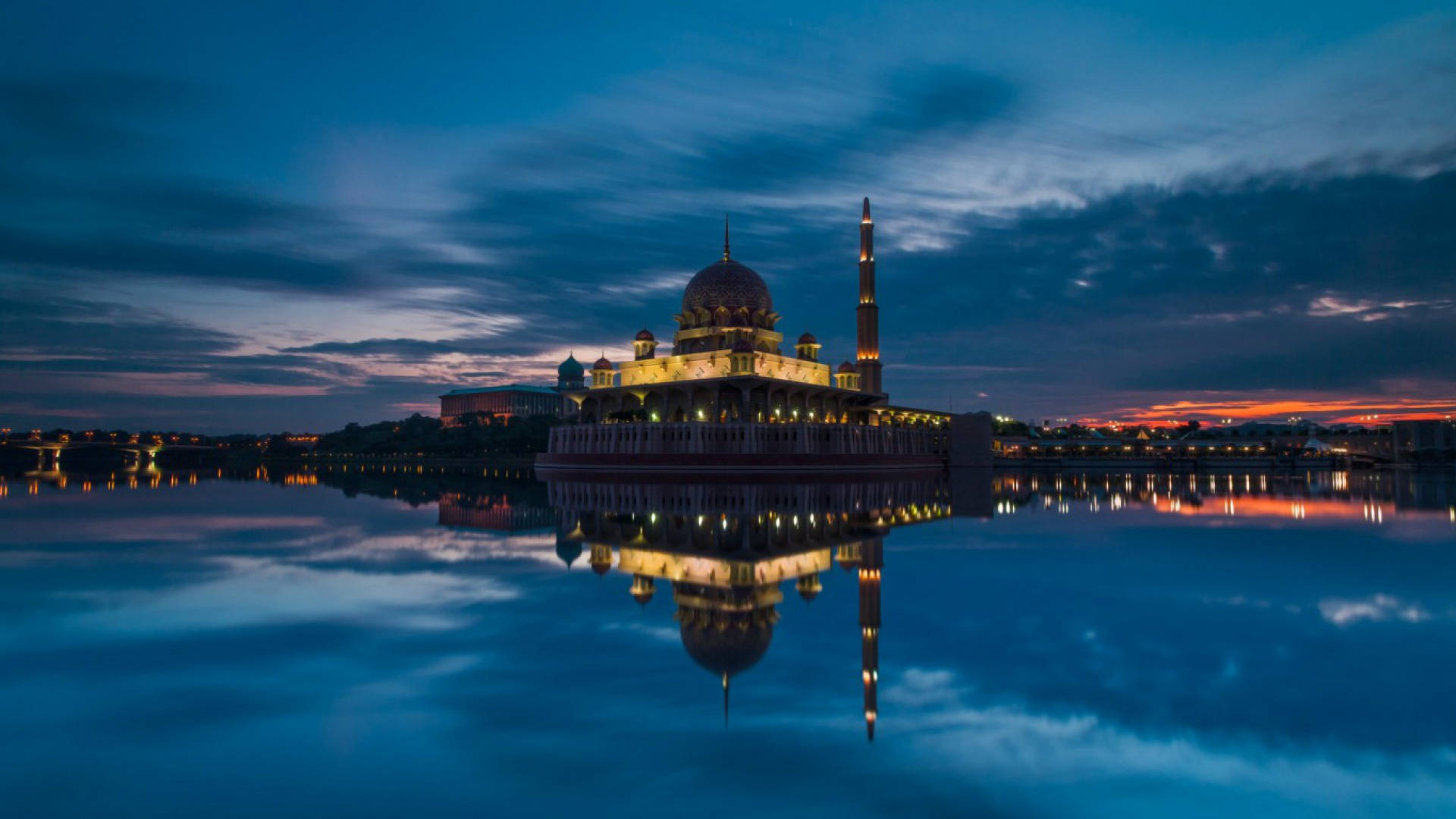 Jakarta Water Reflection Picha ya Ukuta