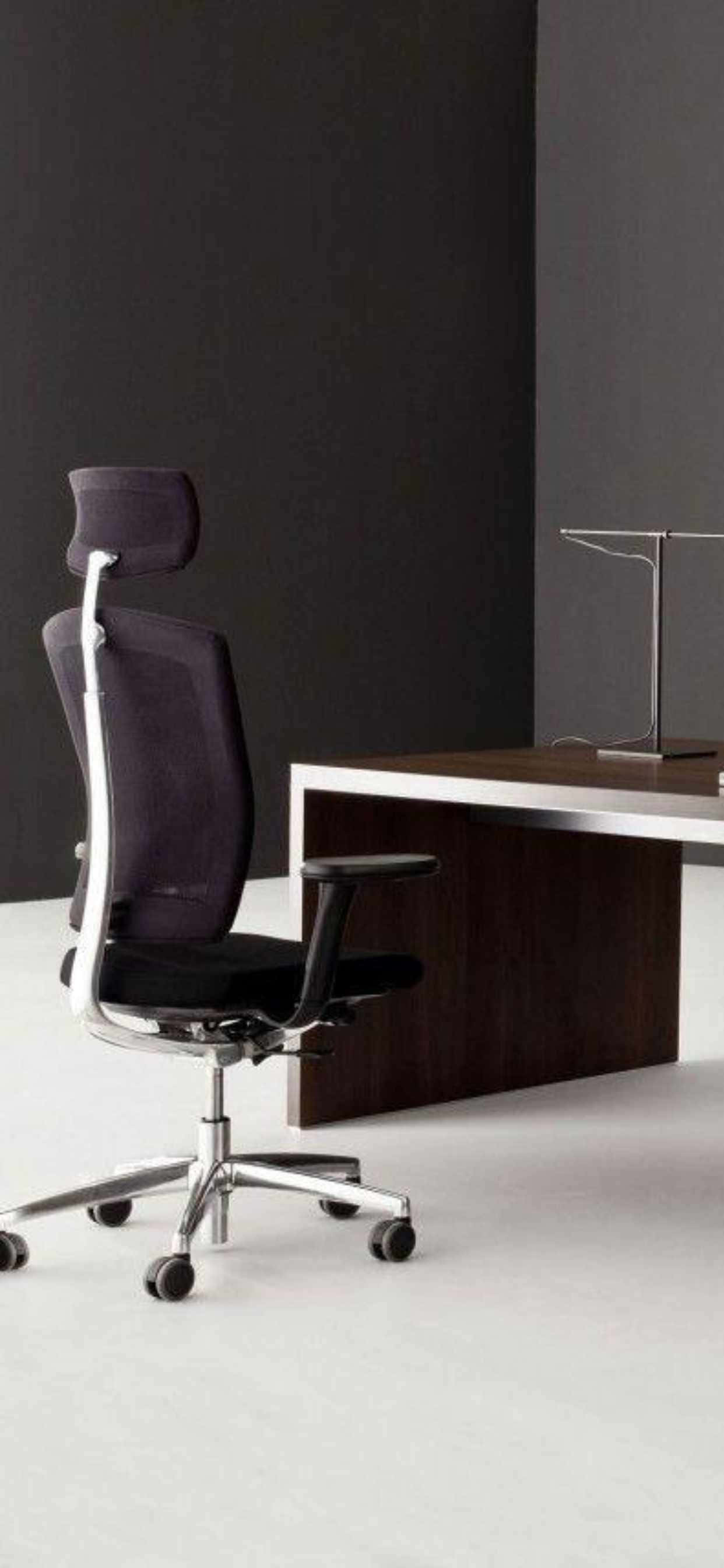 Kaa na uzalishaji wako safarini kwa iPhone Xs Max Picha ya Ukuta