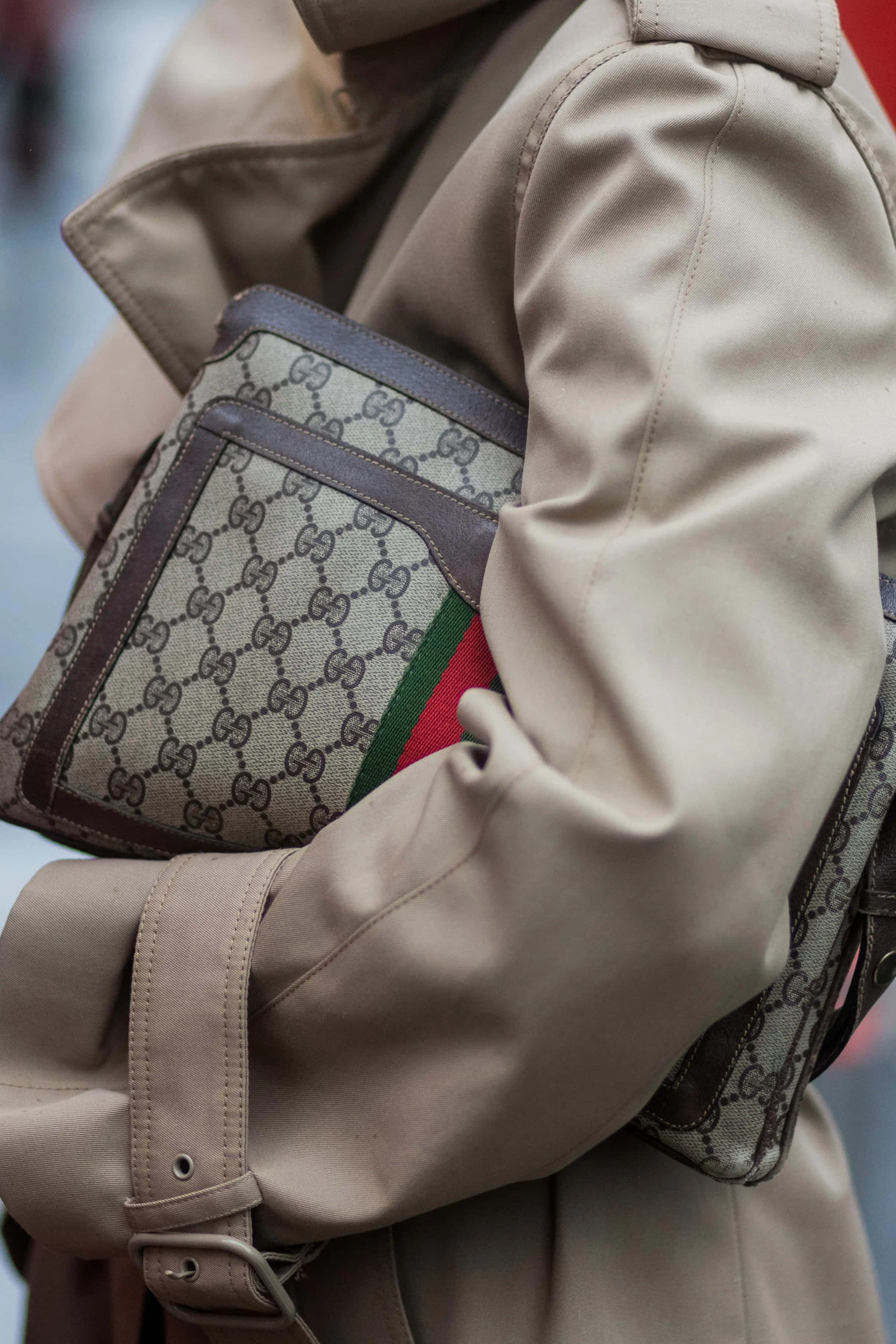 Kashifu mwonekano wa ikoni katika Mkusanyiko wa Gucci Picha ya Ukuta
