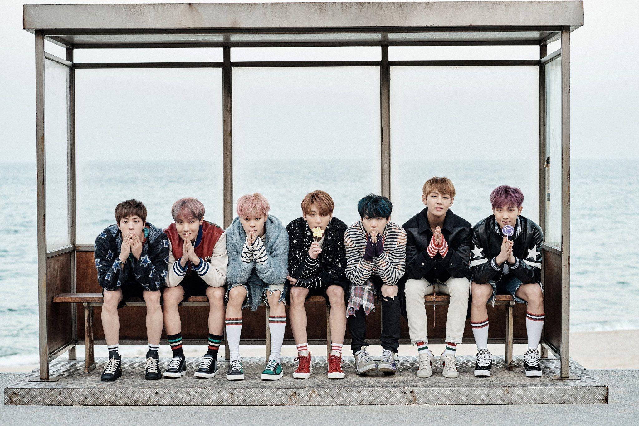 Kibao cha Albamu cha BTS cha Laptop Picha ya Ukuta