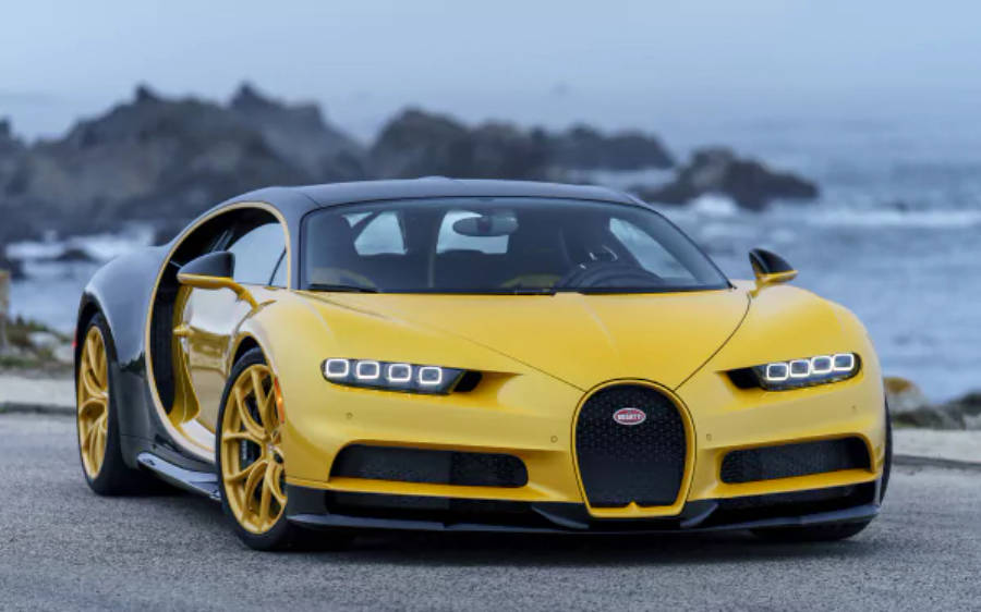 Kichwa: Bugatti Chiron ya Kifalme ya Rangi ya Njano katika Ubora wa 4K Picha ya Ukuta