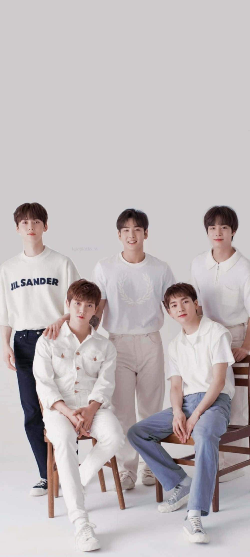 Kikundi cha Wavulana cha Kpop Nuest Aesthetic Picha ya Ukuta