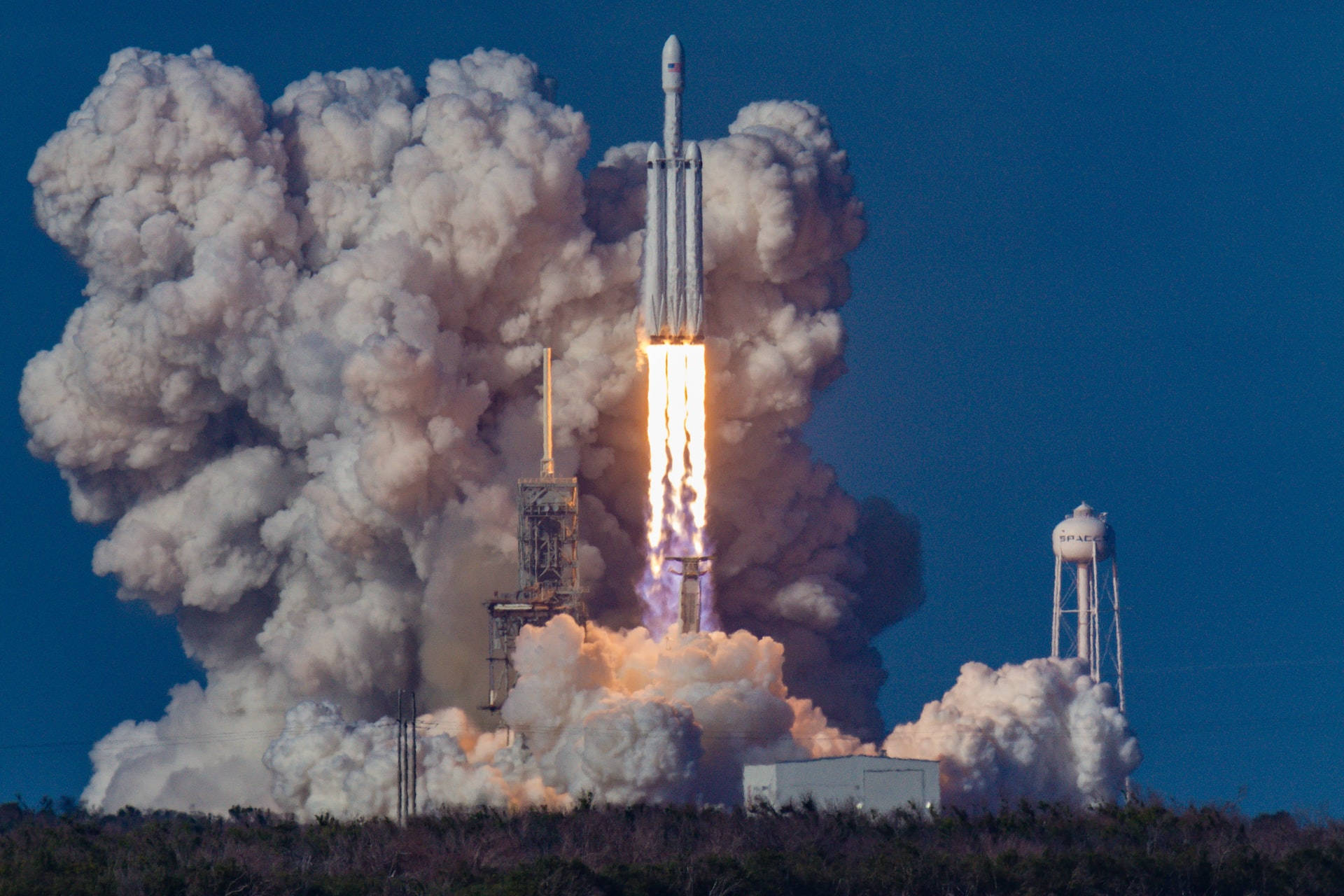 Kituo cha Anga cha Kennedy SpaceX Falcon Heavy Picha ya Ukuta