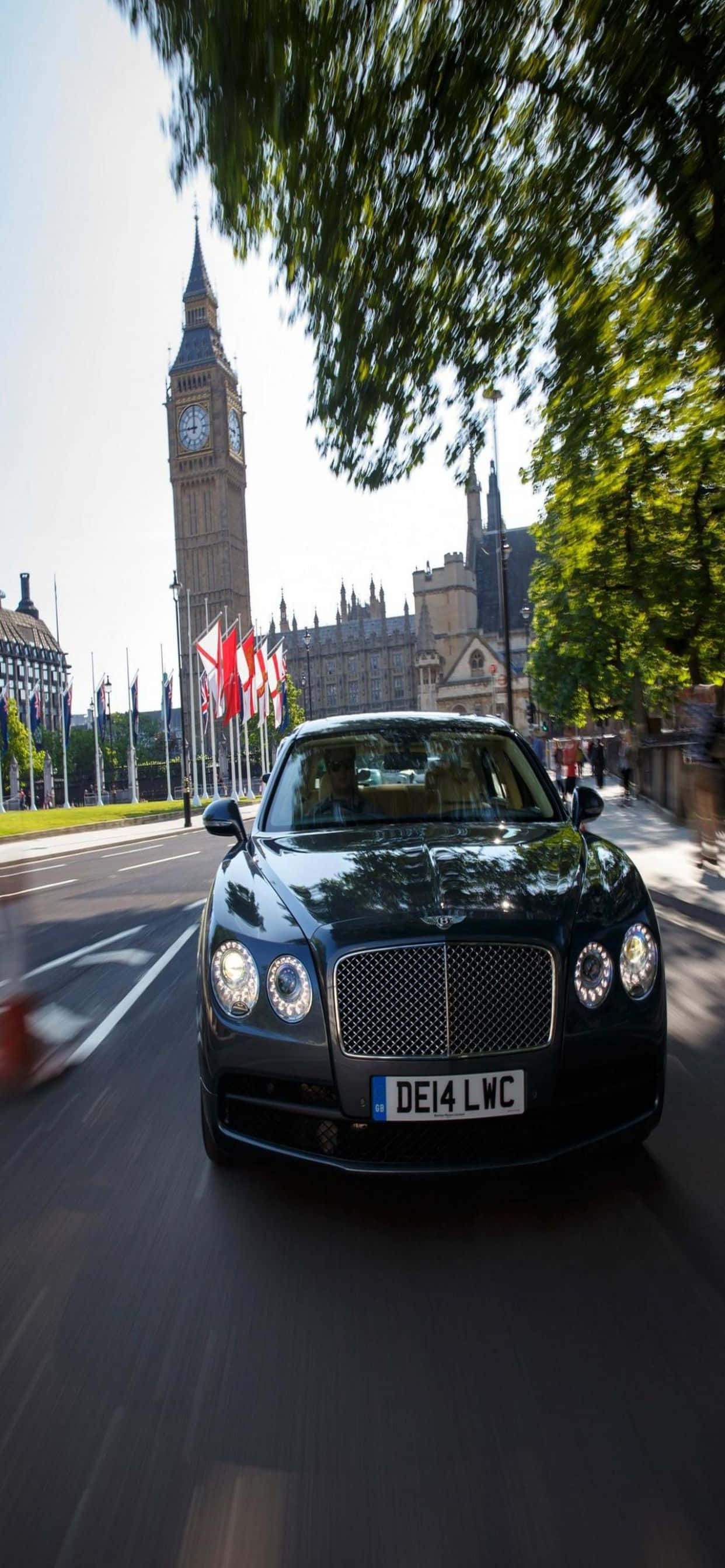 Experience luxury with the iPhone Xs Max Bentley Picha ya Ukuta