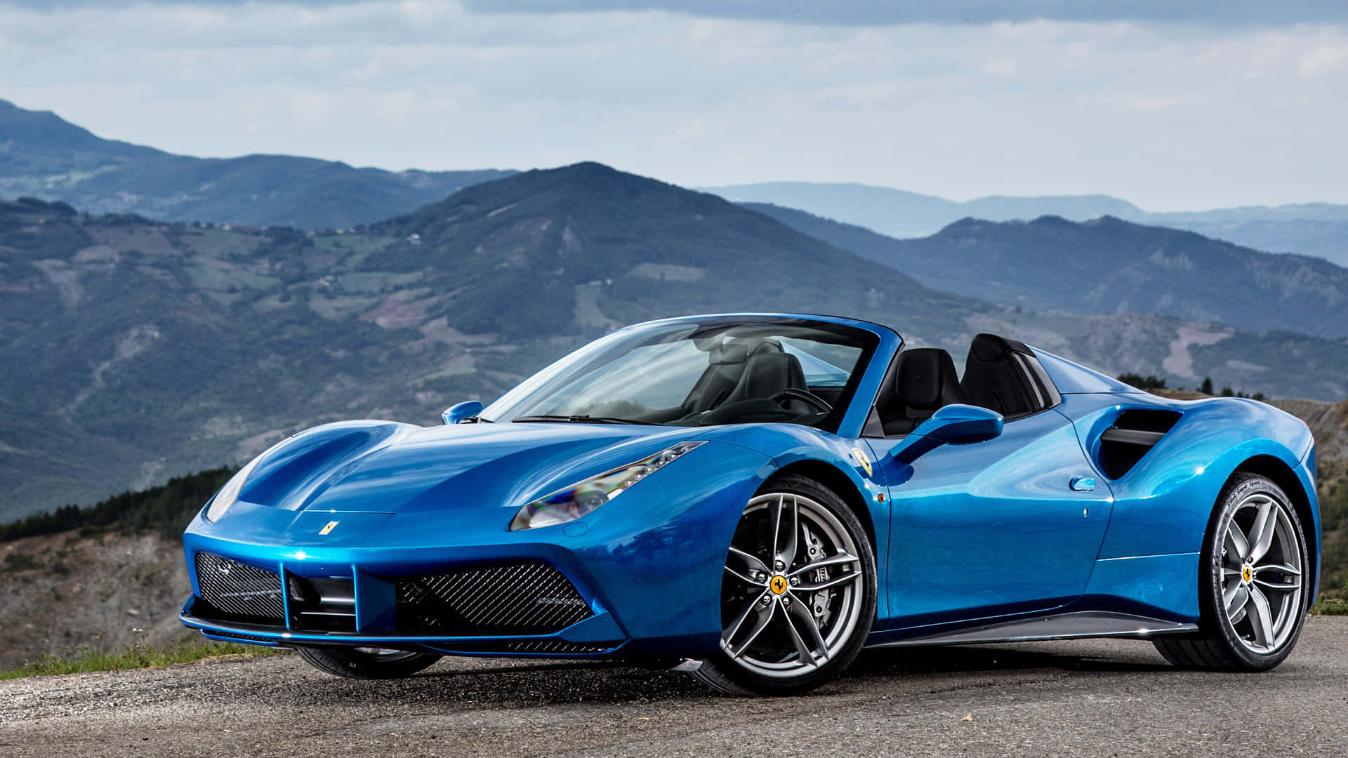 Kuendesha kwa Mtindo - Ferrari Barabarani Picha ya Ukuta