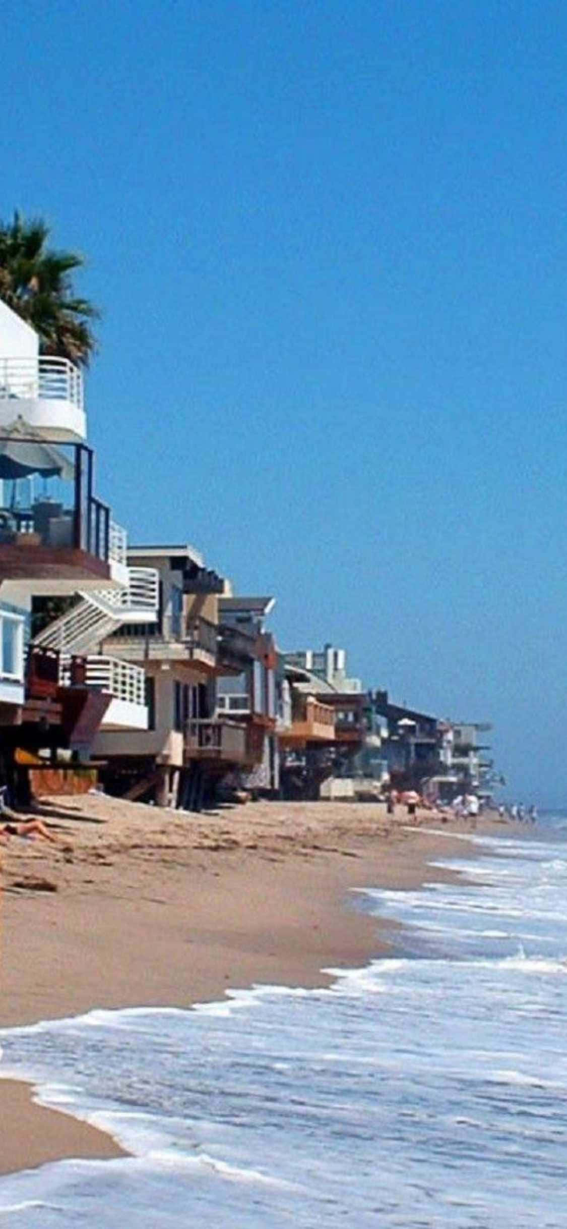 Kufurahia Uzuri wa Malibu na iPhone Xs Picha ya Ukuta