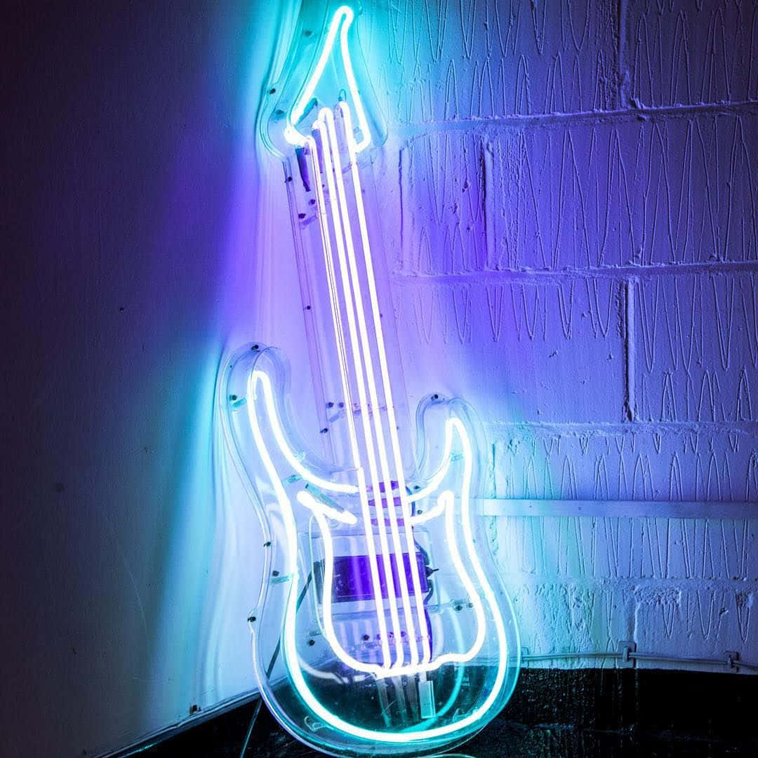 Kumbatia nguvu ya urembo wako wa samawati ya neon. Picha ya Ukuta