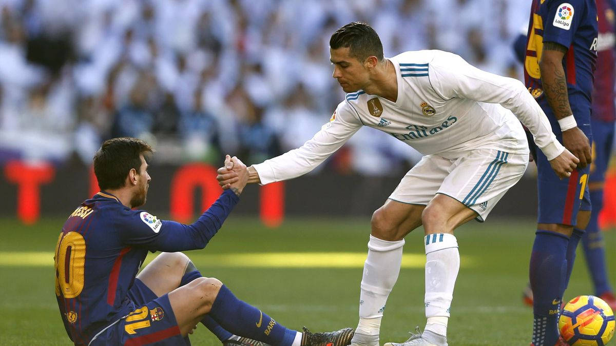 Kumsaidia Messi Na Ronaldo 4K Picha ya Ukuta