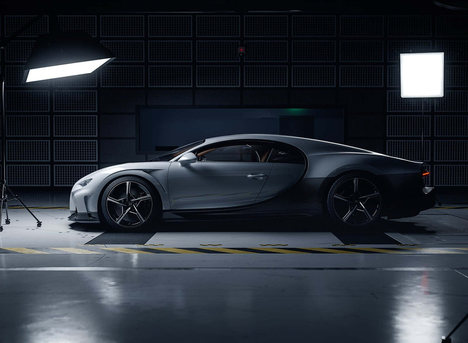 Kupata Maisha ya Kasi Zaidi na Bugatti ya Kihistoria Picha ya Ukuta