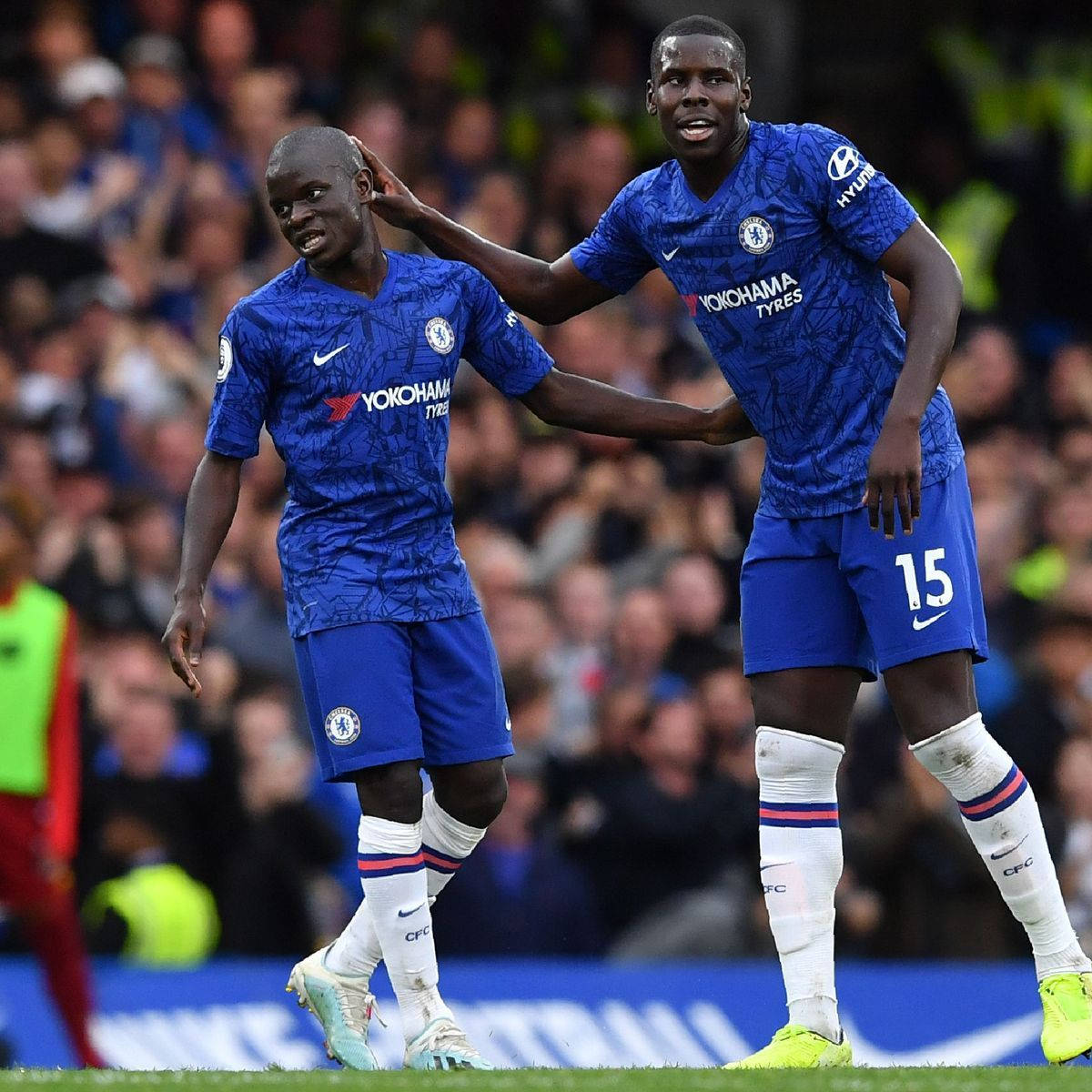 Kurt Zouma Inatupa Kichwa cha Mwenzake Picha ya Ukuta