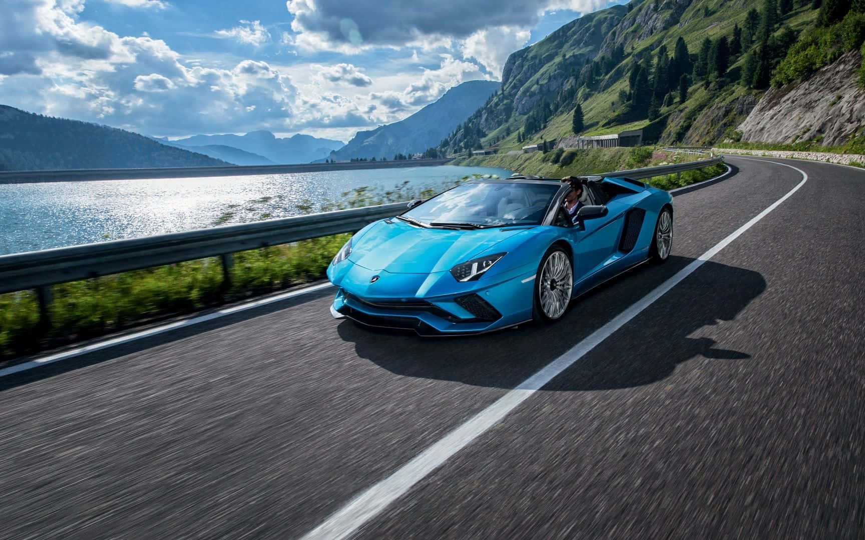 Lamborghini Aventador ya Michezo ya Rangi ya Samawati Nyepesi Picha ya Ukuta
