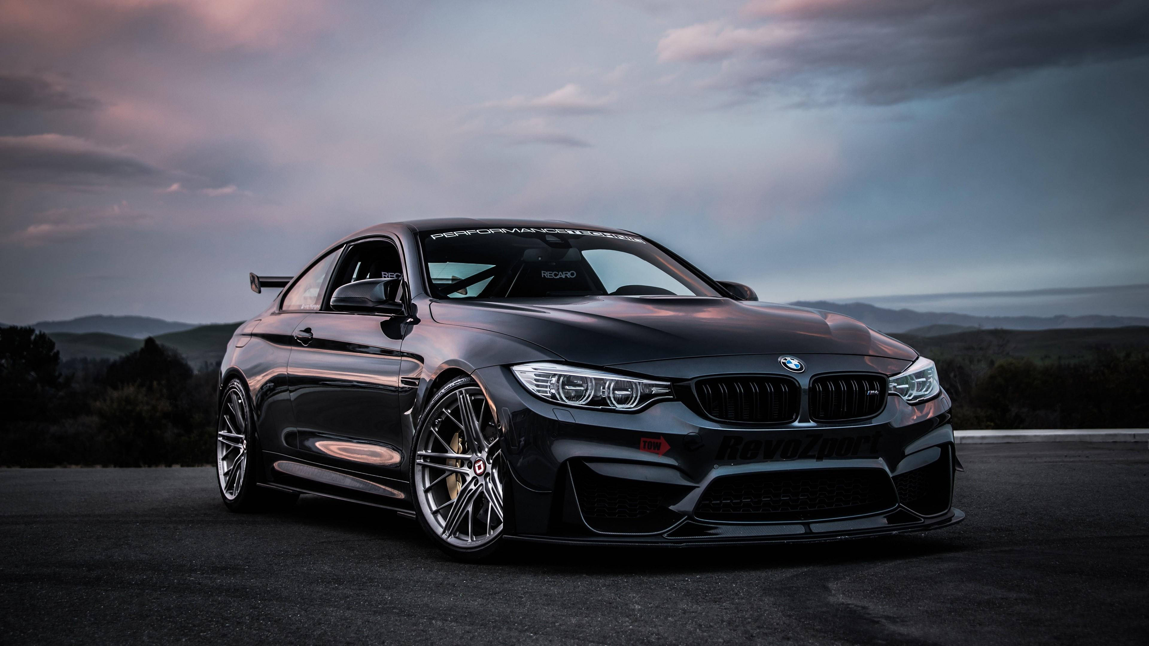 Laptop ya BMW M4 Nyeusi Matte Picha ya Ukuta