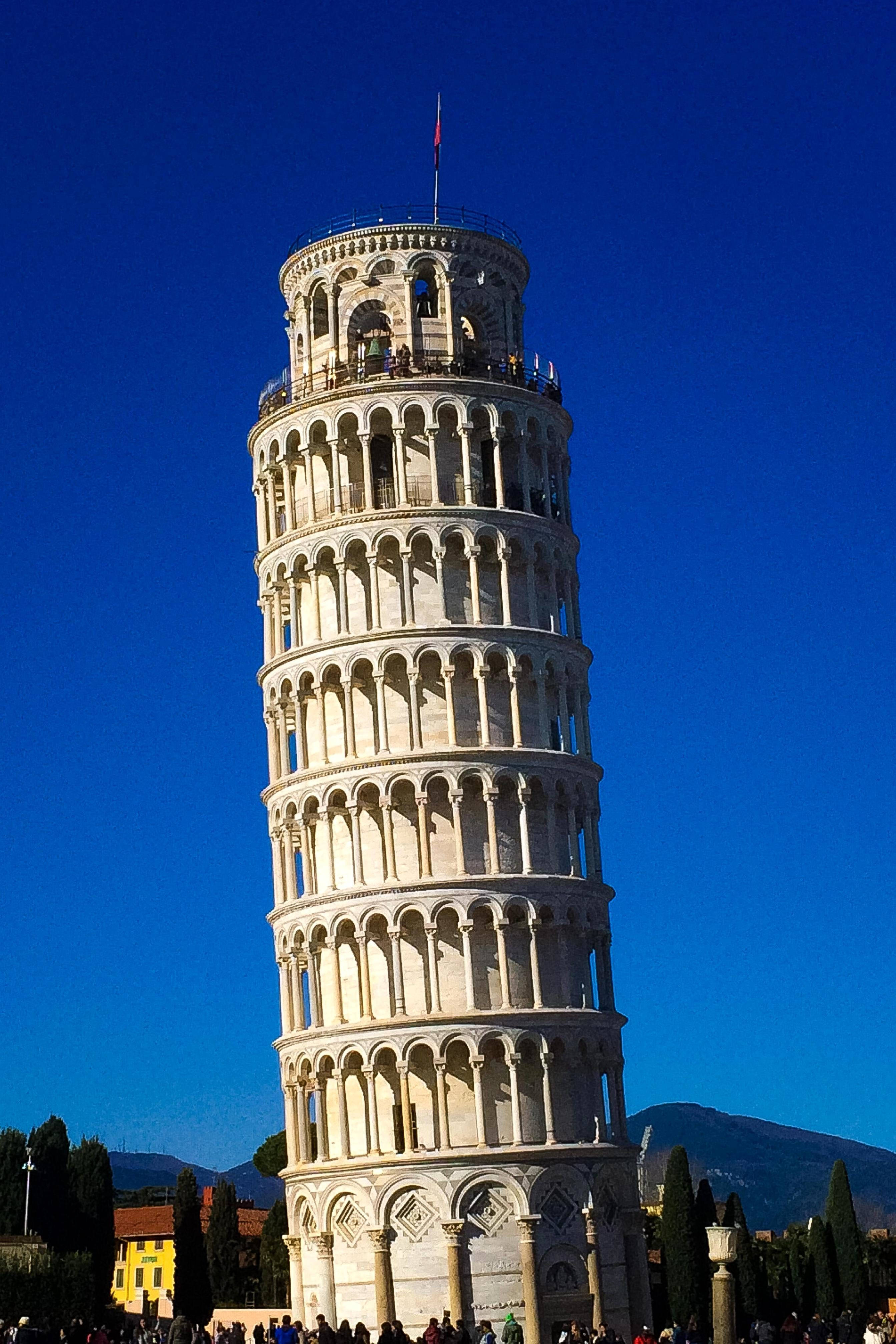 Leaning Tower Of Pisa Against Dark Blue Sky Picha ya Ukuta