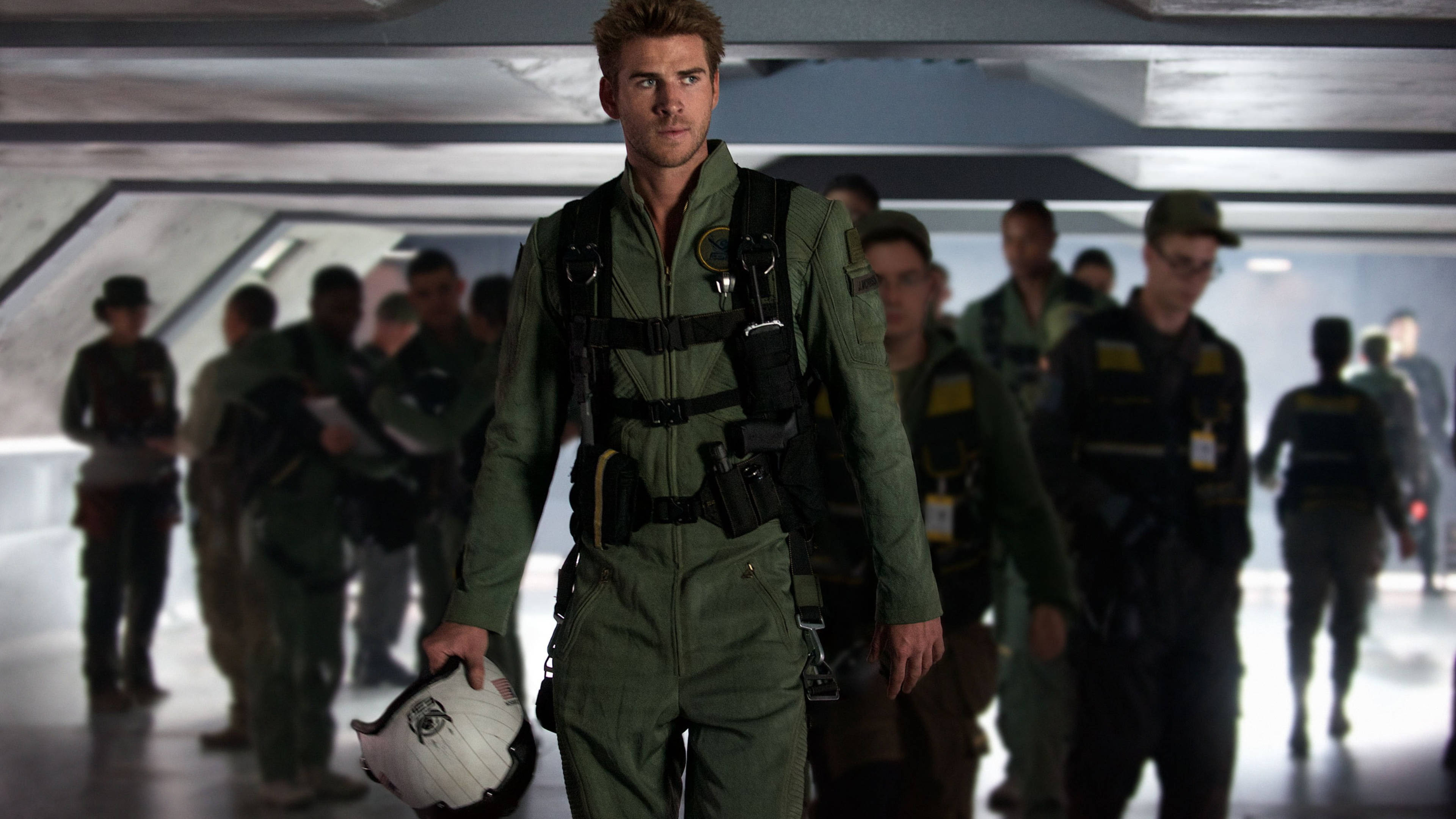 Liam Hemsworth Siku ya Uchaguzi Picha ya Ukuta