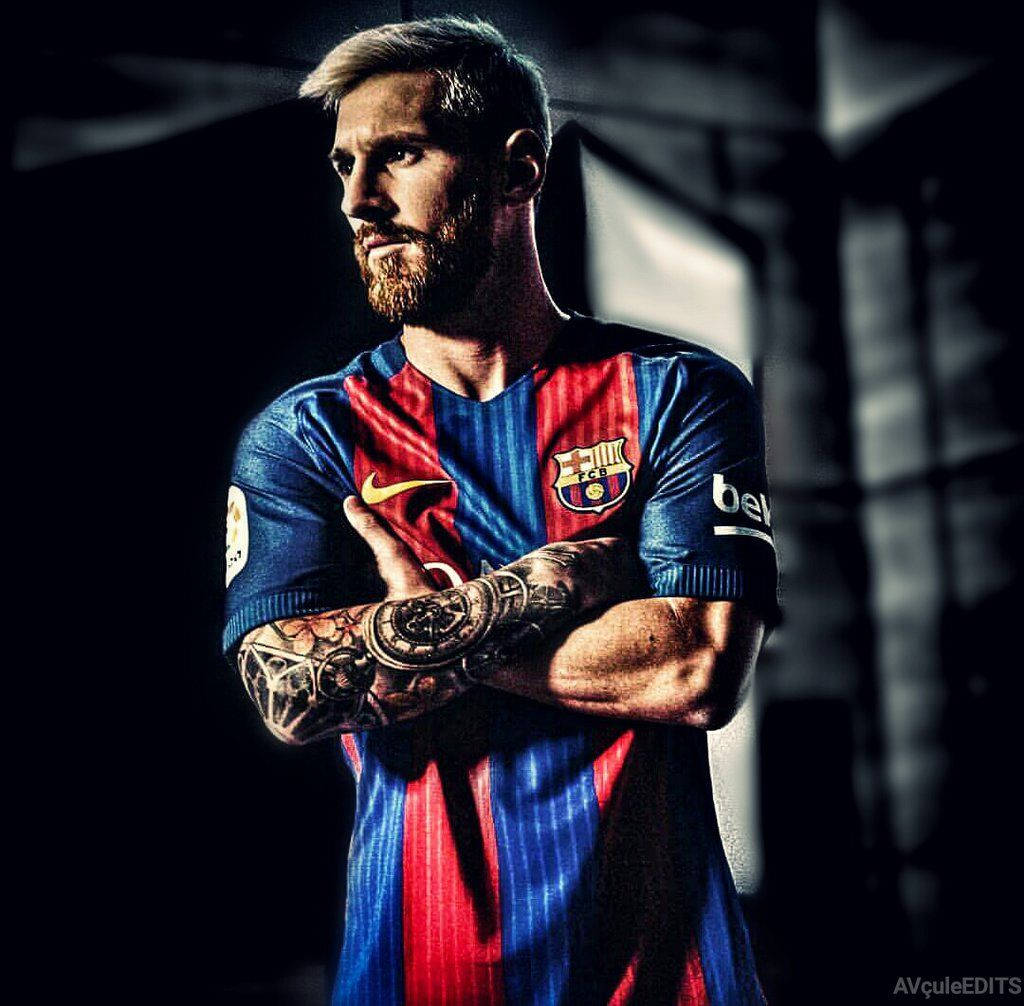 Lionel Messi akionyesha ujuzi wake wa soka akiwa Barcelona Picha ya Ukuta