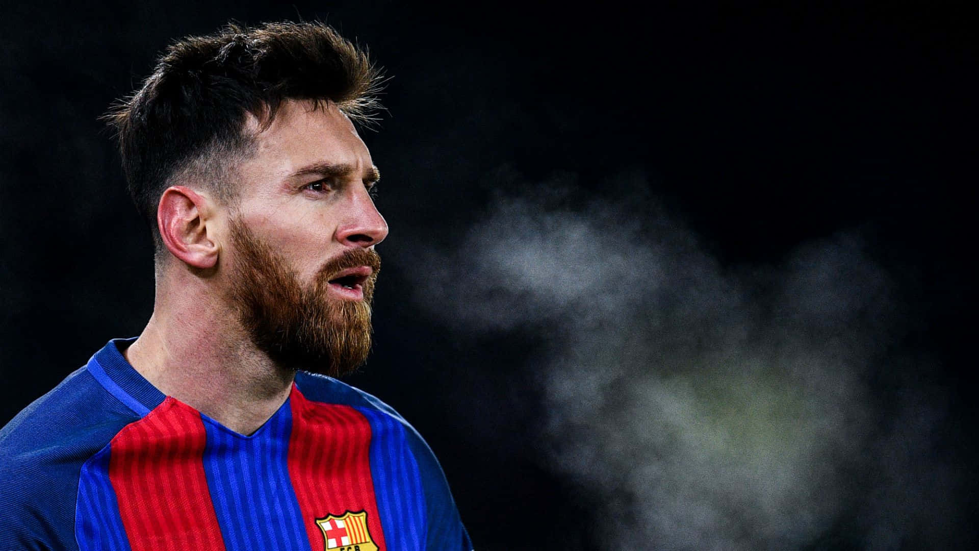 lionel messi amesimama mbele ya moshi Picha ya Ukuta