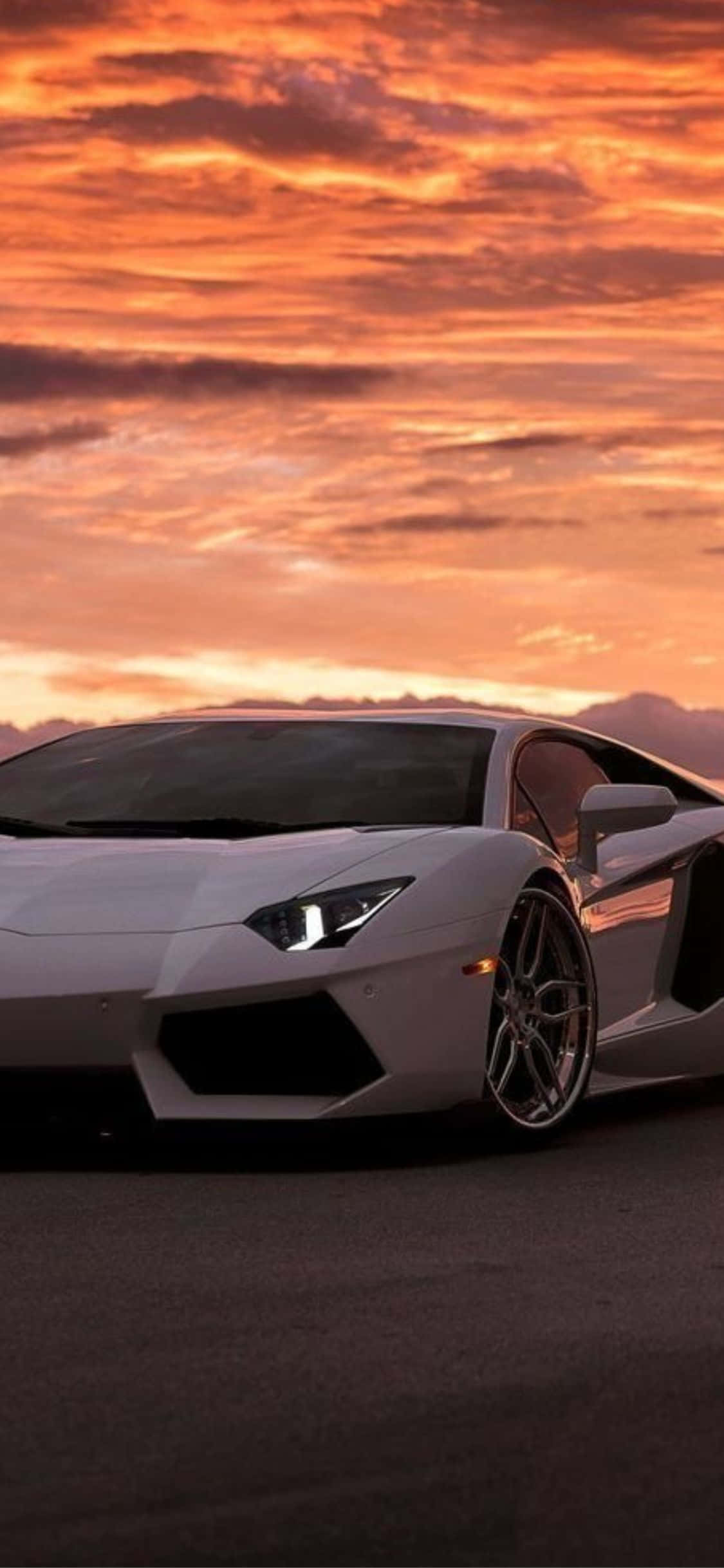 Luxury Racing with iPhone XS and Bugatti Picha ya Ukuta