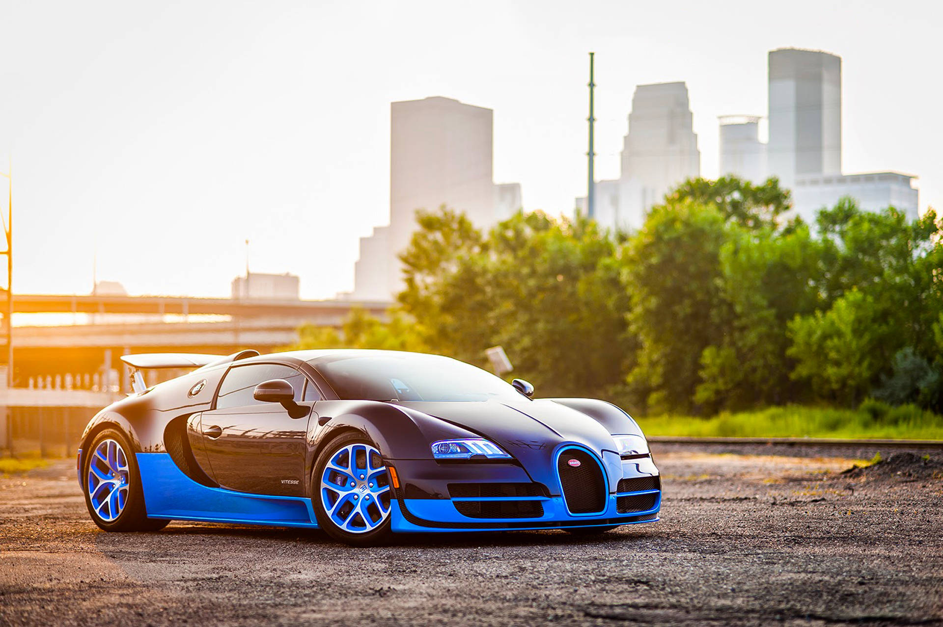 Macheo ya Bugatti Veyron ya Bluu Picha ya Ukuta