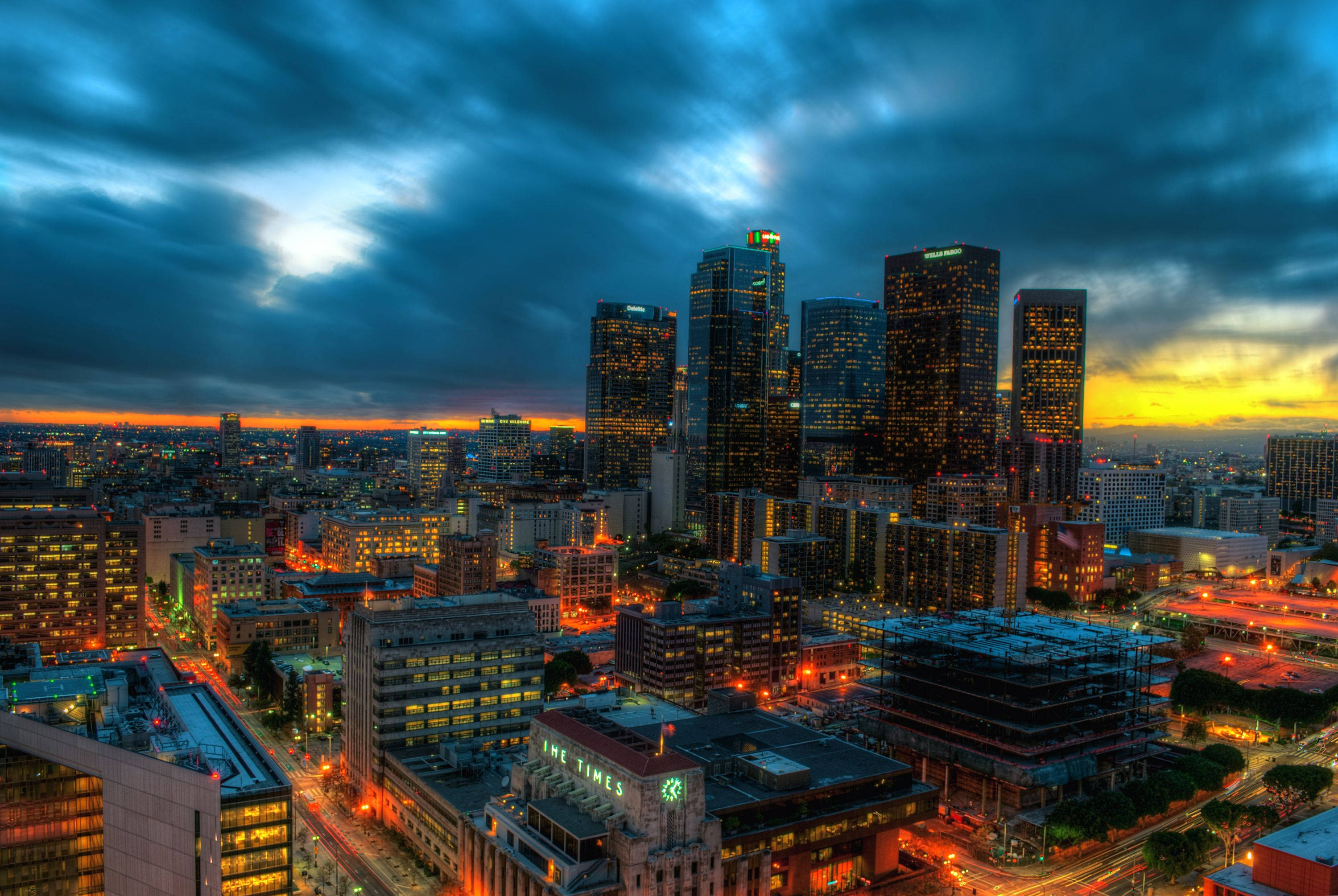 Macho ya Jua La Magharibi Katikati ya Los Angeles Picha ya Ukuta