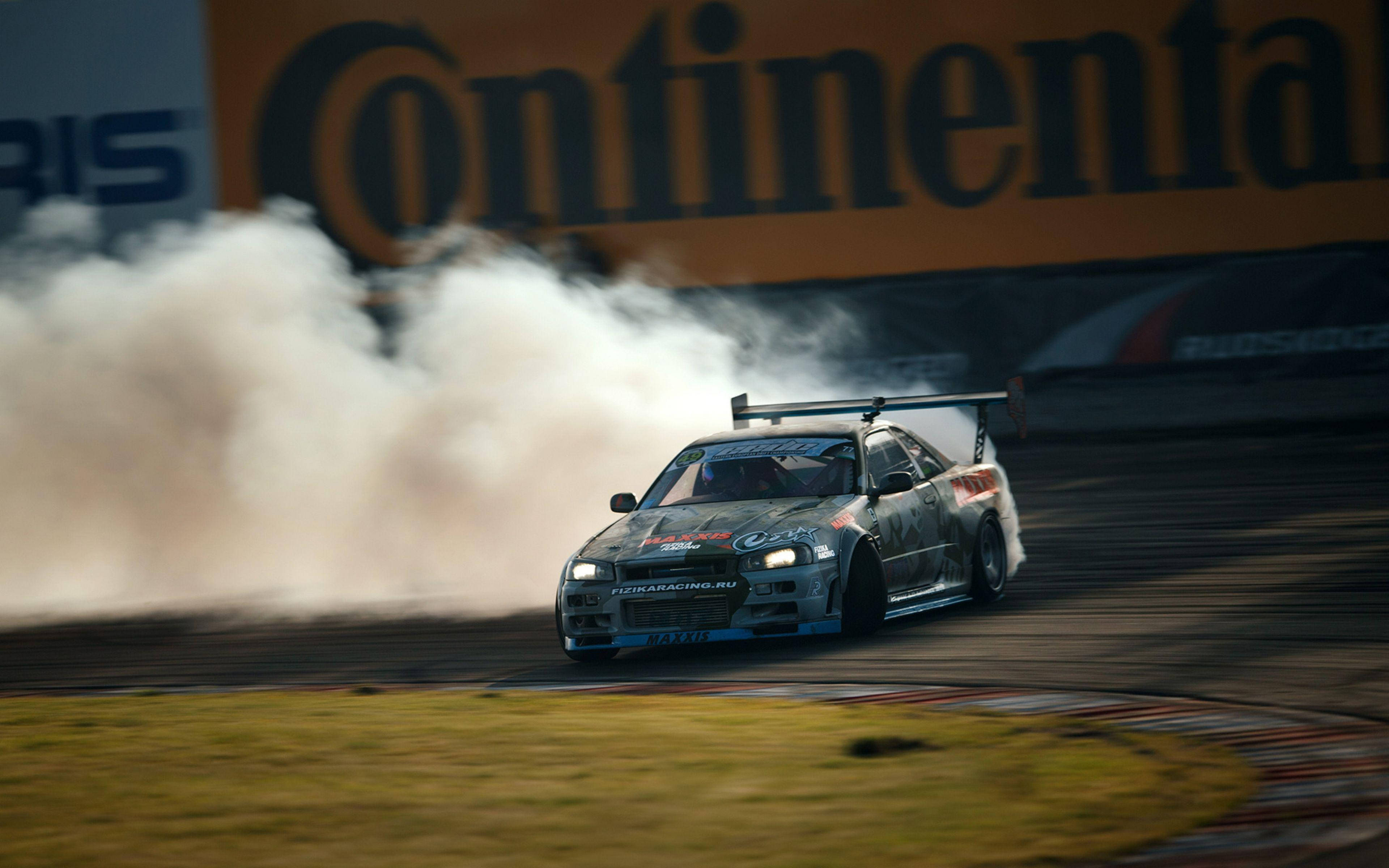 Magari ya Kuteleza Nissan Skyline GTR R34 Picha ya Ukuta