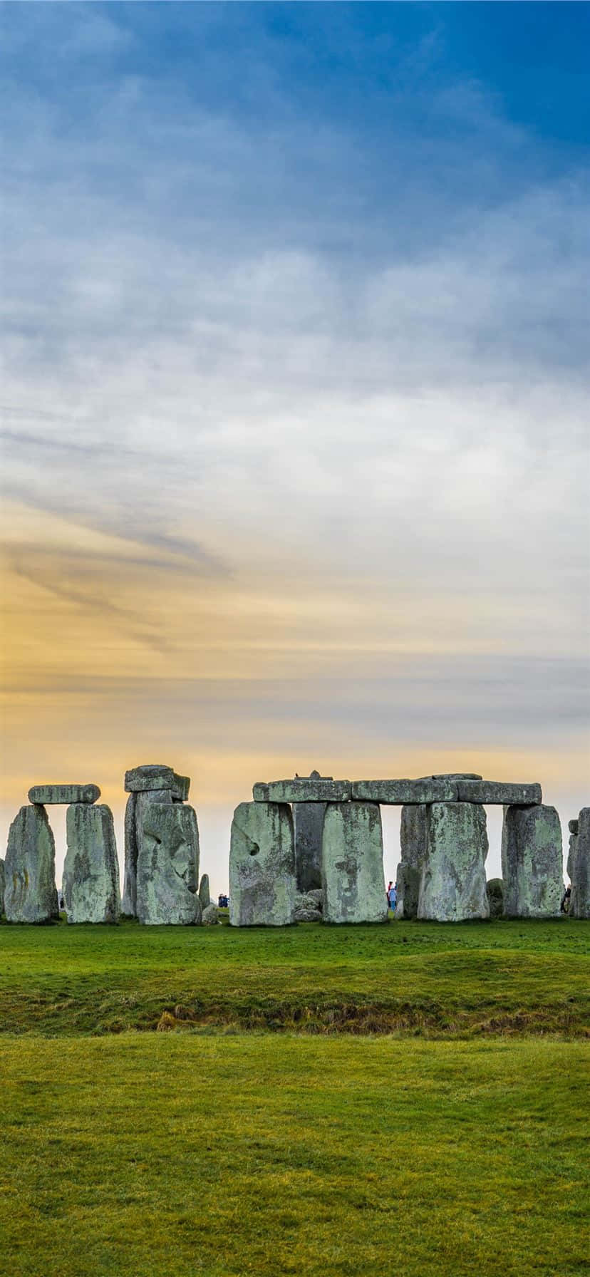 Majestic view of Stonehenge at Sunset Picha ya Ukuta