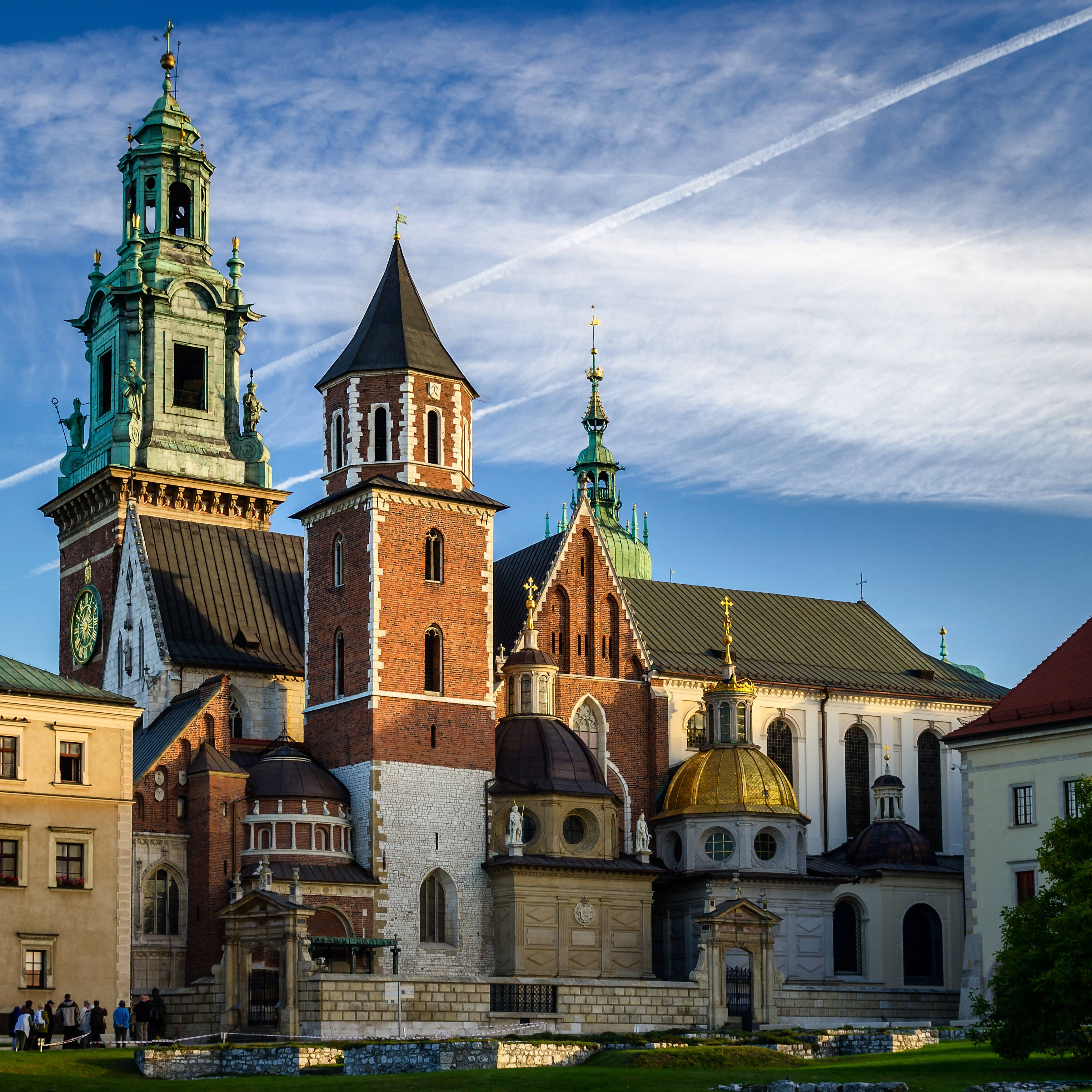 Majestic view of Wawel Cathedral in Poland Picha ya Ukuta