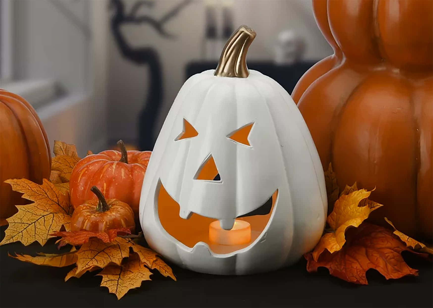 Mandarin ya Maboga ya Halloween yenye Uso Mweupe Picha ya Ukuta