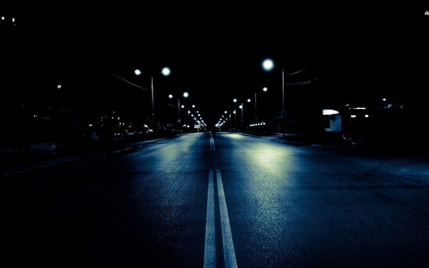 Mandhari mazuri ya jiji la Dark City. Picha ya Ukuta