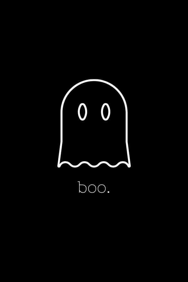 Mandhari ya Halloween yenye Mwonekano wa Kuvutia: Mzimu Anayesema 'Boo' Picha ya Ukuta