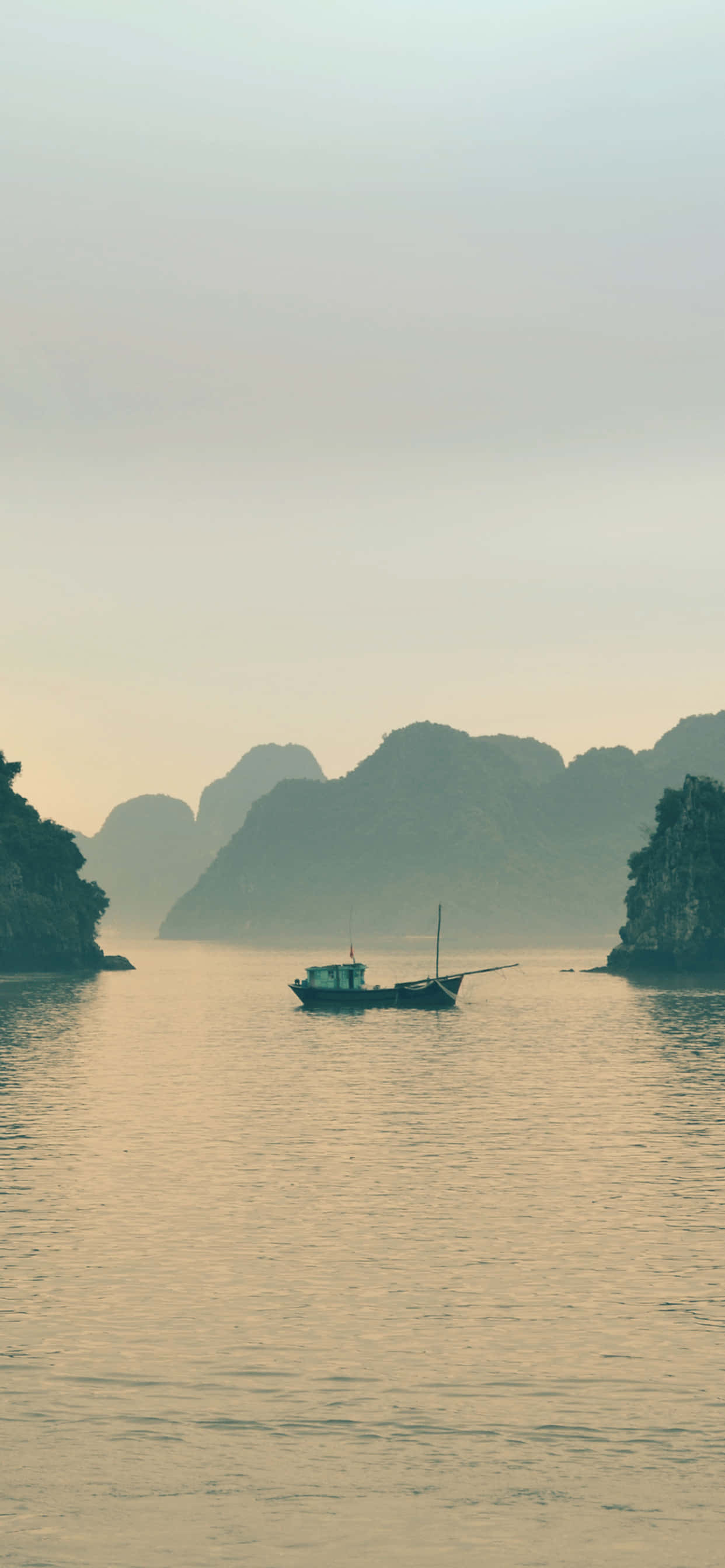 Mandhari ya Halong Bay ya Vietnam Picha ya Ukuta