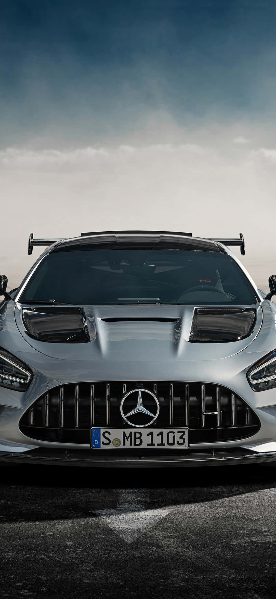 Mandhari ya iPhone Xs Mercedes Amg ya Rangi ya Silver Picha ya Ukuta