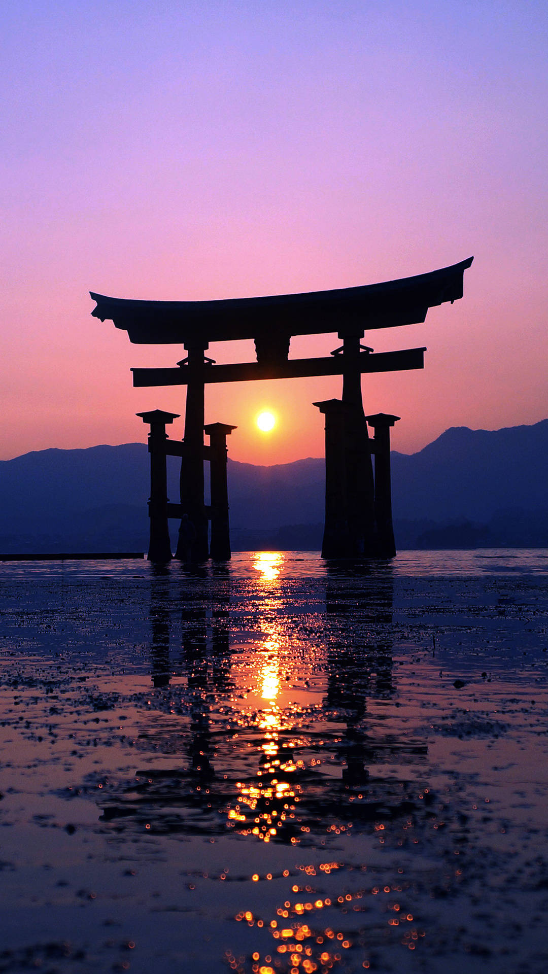 Mandhari ya Kijapani ya iPhone Silhouette ya Torii Picha ya Ukuta