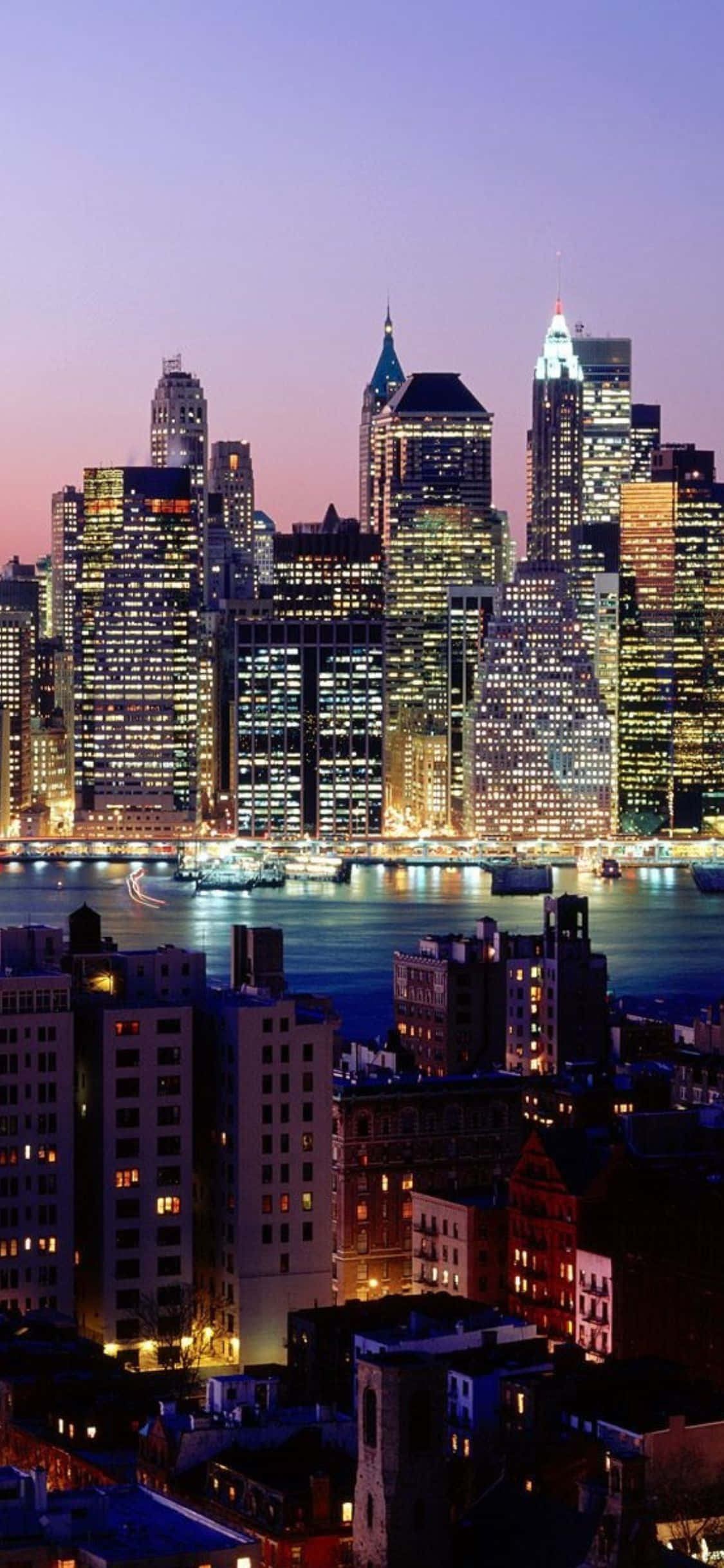 Mandhari ya kupendeza ya New York City kutoka iPhone Xs Picha ya Ukuta