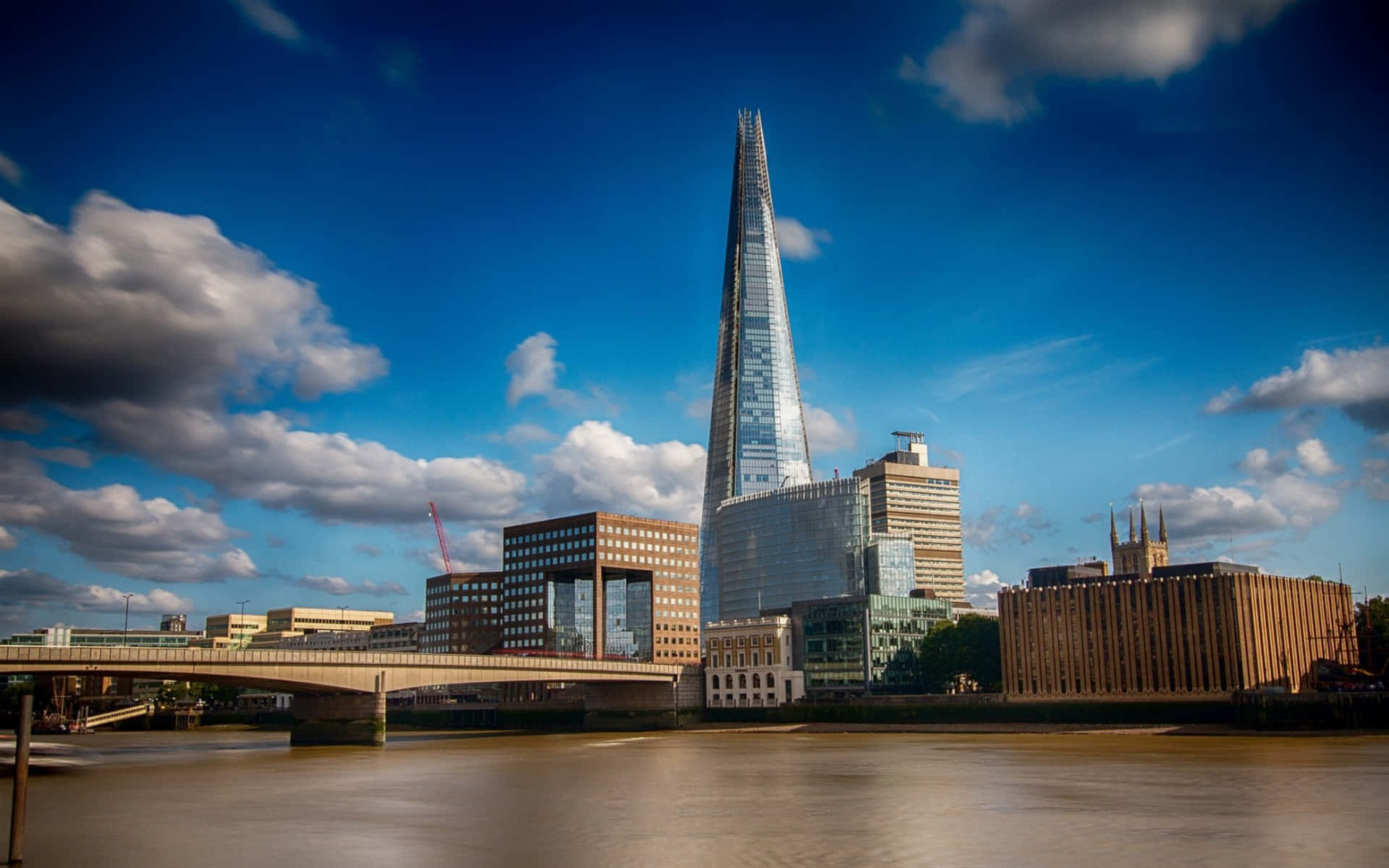 Mandhari ya London Yenye Mng'aro na The Shard Picha ya Ukuta