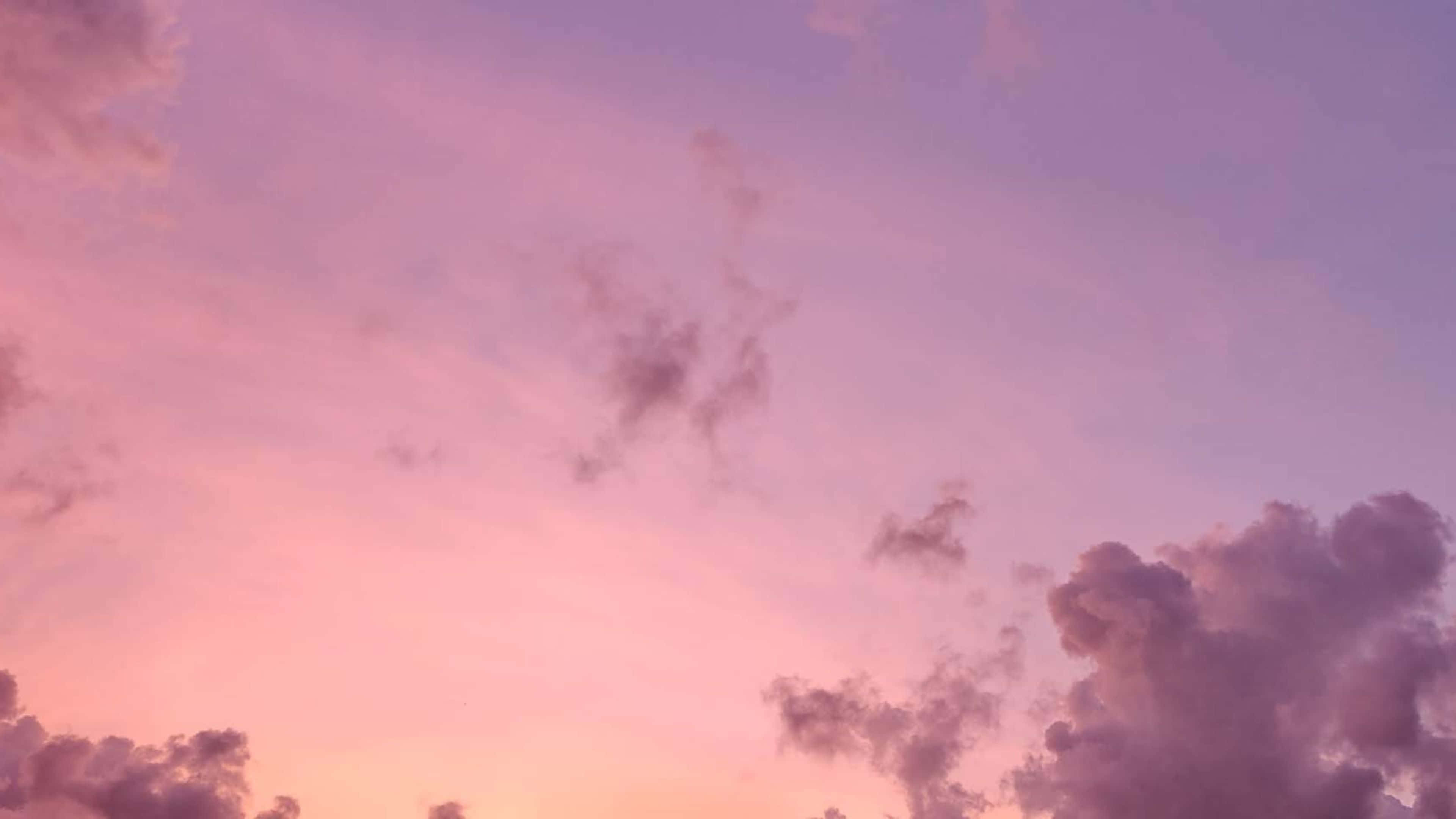 Mandhari ya Mawingu ya Aesthetic Picha ya Ukuta