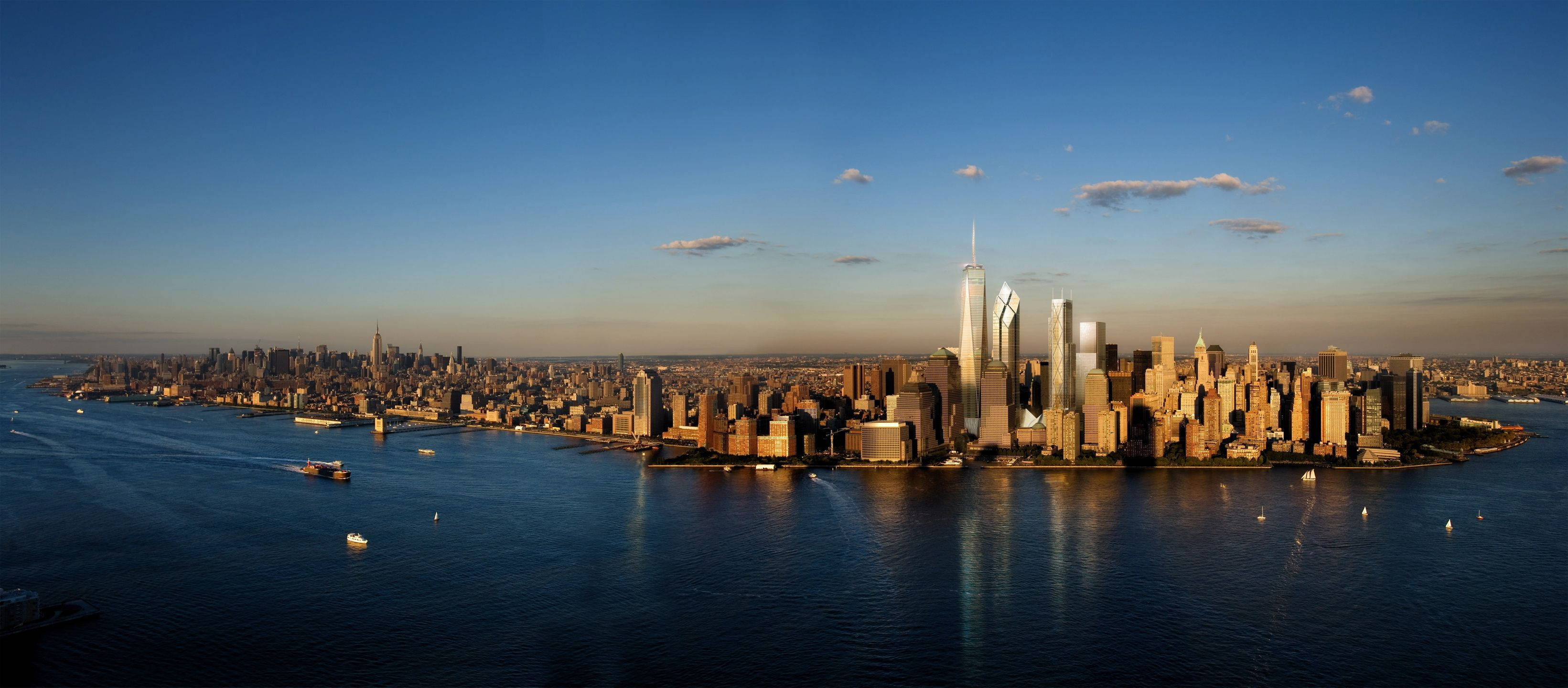 Mandhari ya New York kwenye Skrini Mbili Picha ya Ukuta