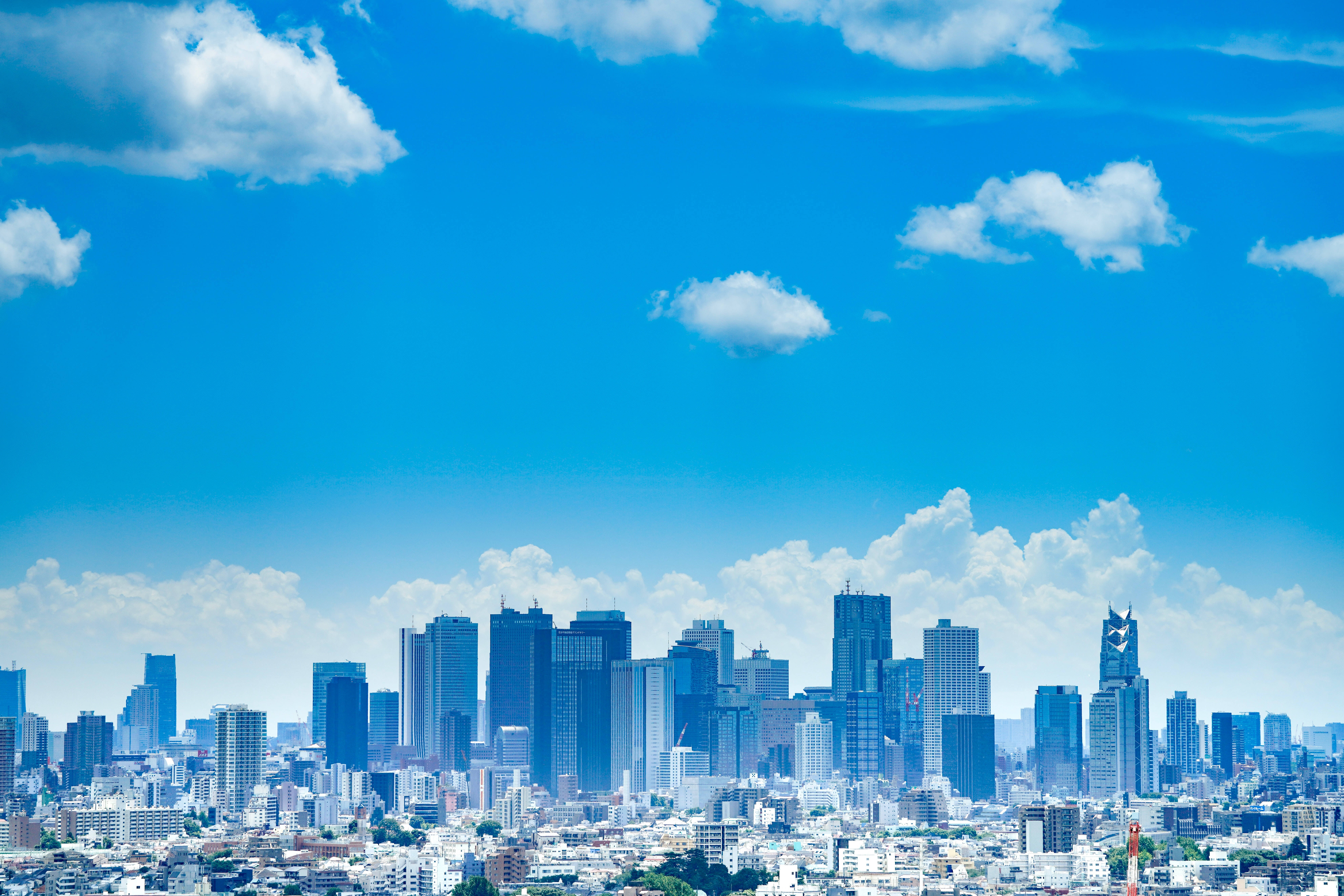 Mandhari ya Tokyo yenye Anga la Bluu ya HD ya Kijapani Picha ya Ukuta