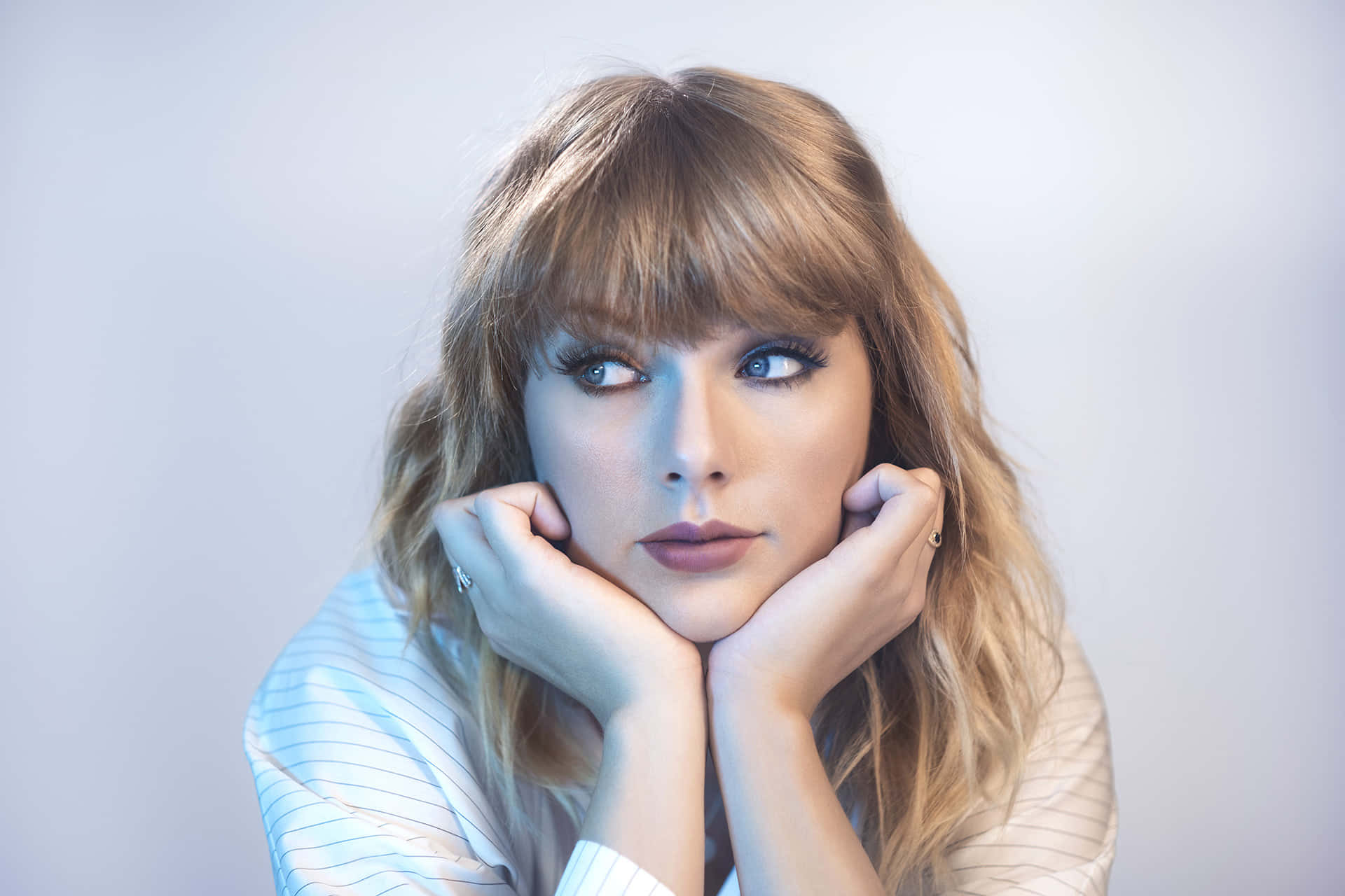 Mandharinyuma ya Albamu ya Taylor Swift Midnights Picha ya Ukuta
