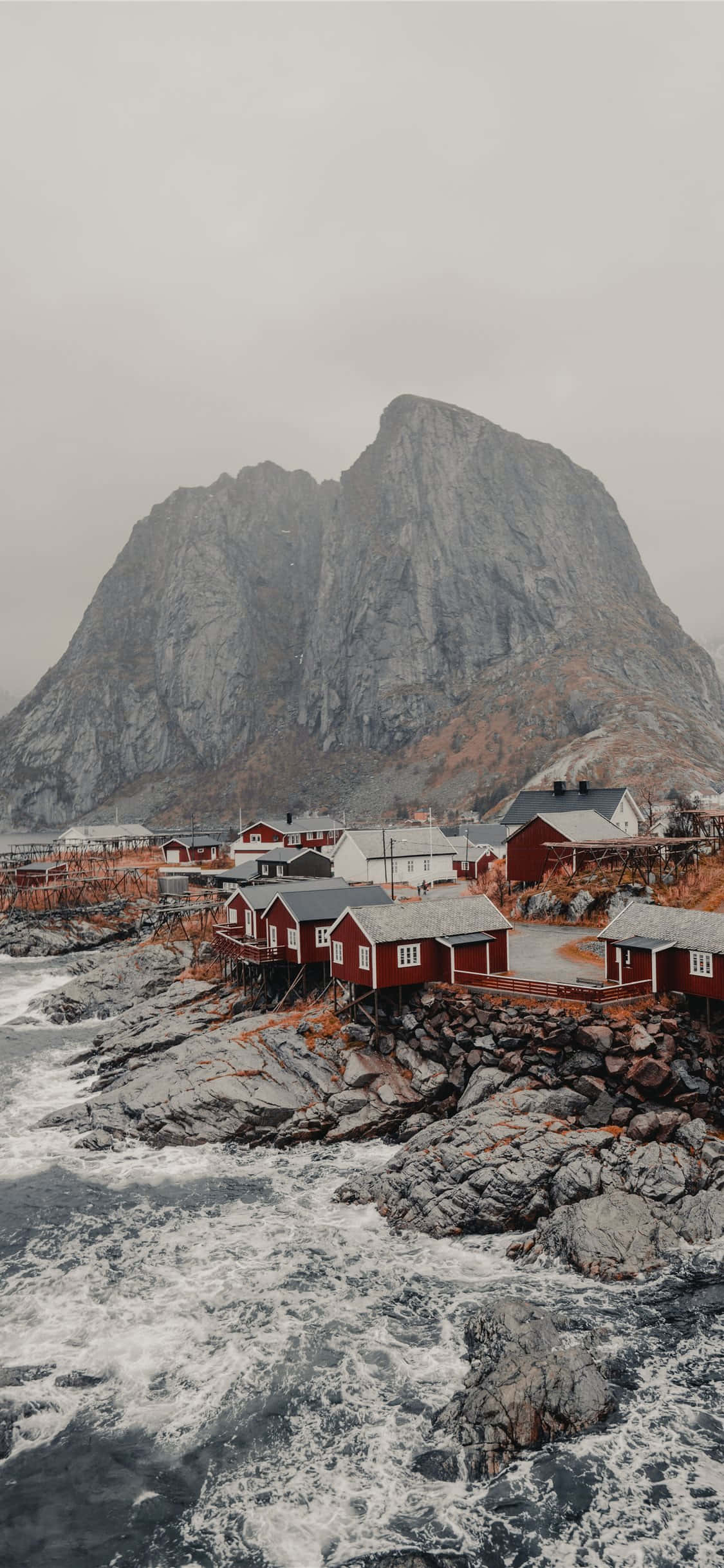 Mazingira ya mwisho wa siku ya Norway's Sogn og Fjordane fjords. Picha ya Ukuta